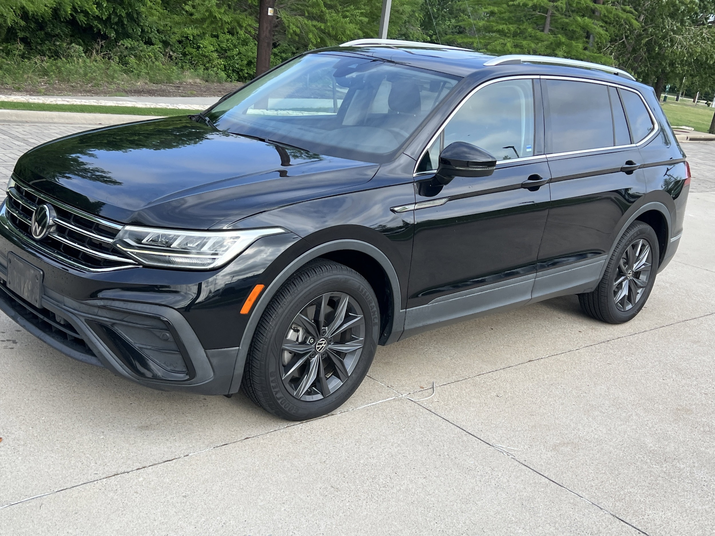 2022 Volkswagen Tiguan SE photo 4