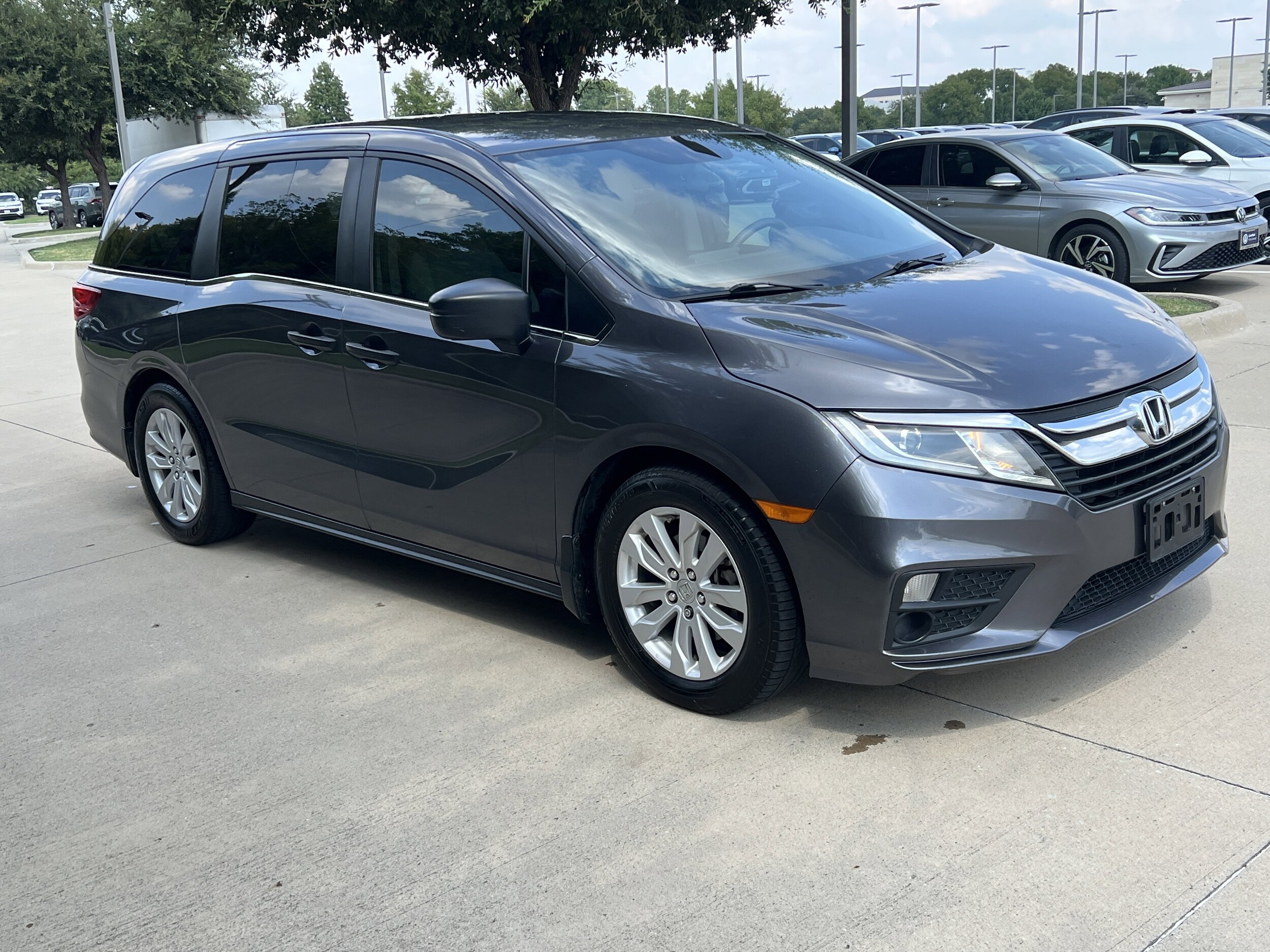2020 Honda Odyssey LX photo 2