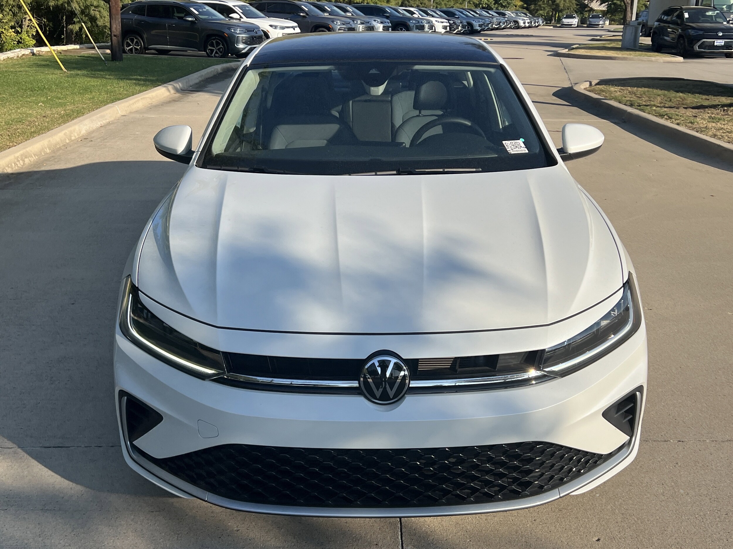 2025 Volkswagen Jetta SE photo 2
