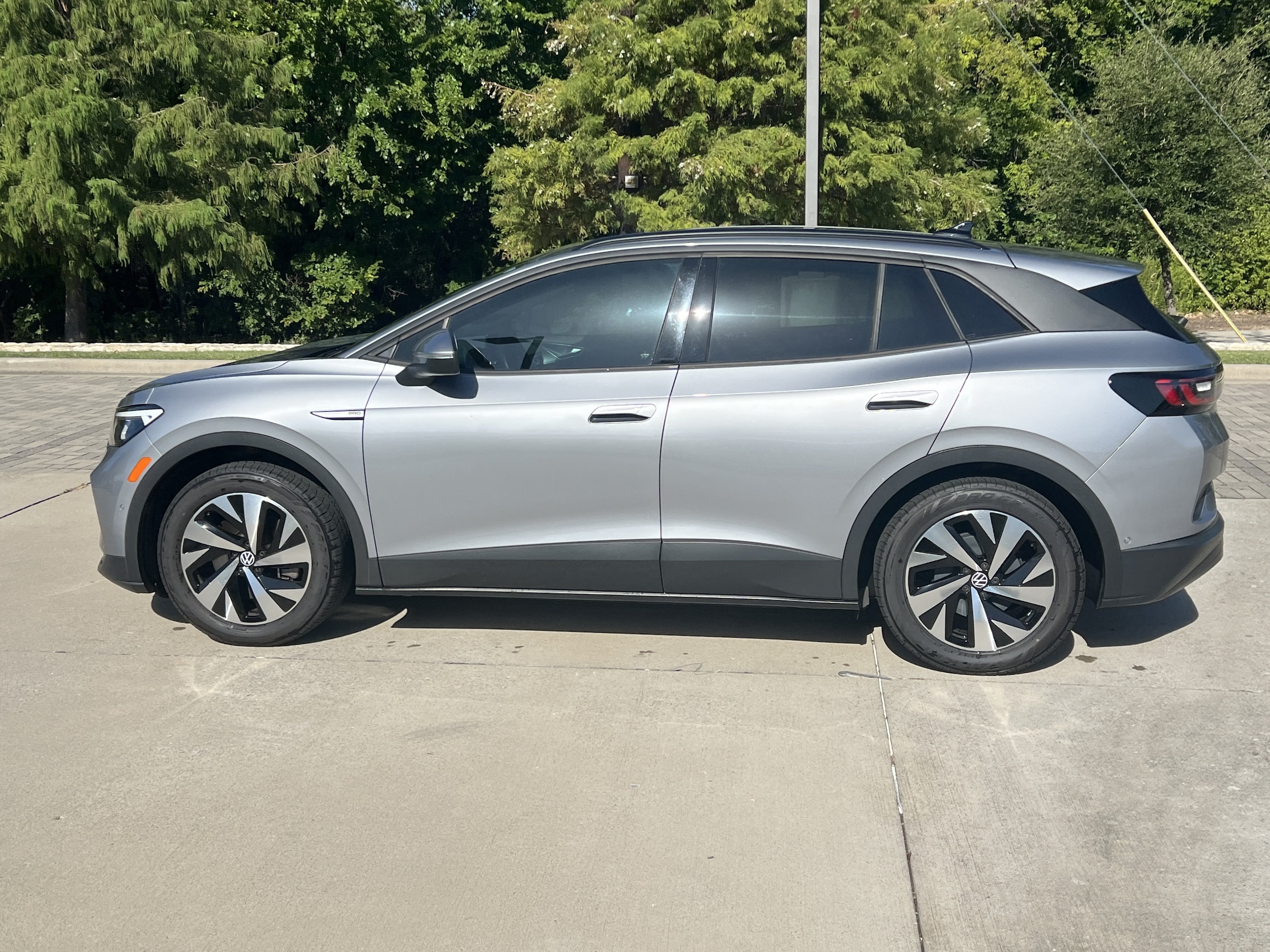 2023 Volkswagen ID.4 Pro