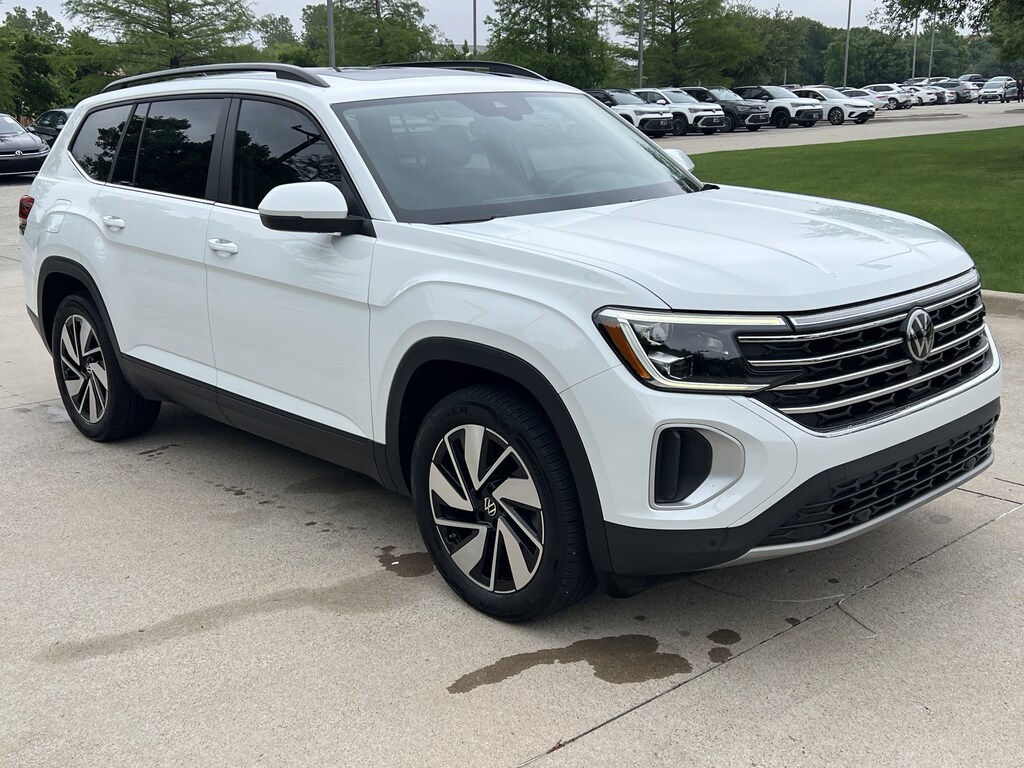 Used 2024 Volkswagen Atlas 2.0T SE w/Technology SUV