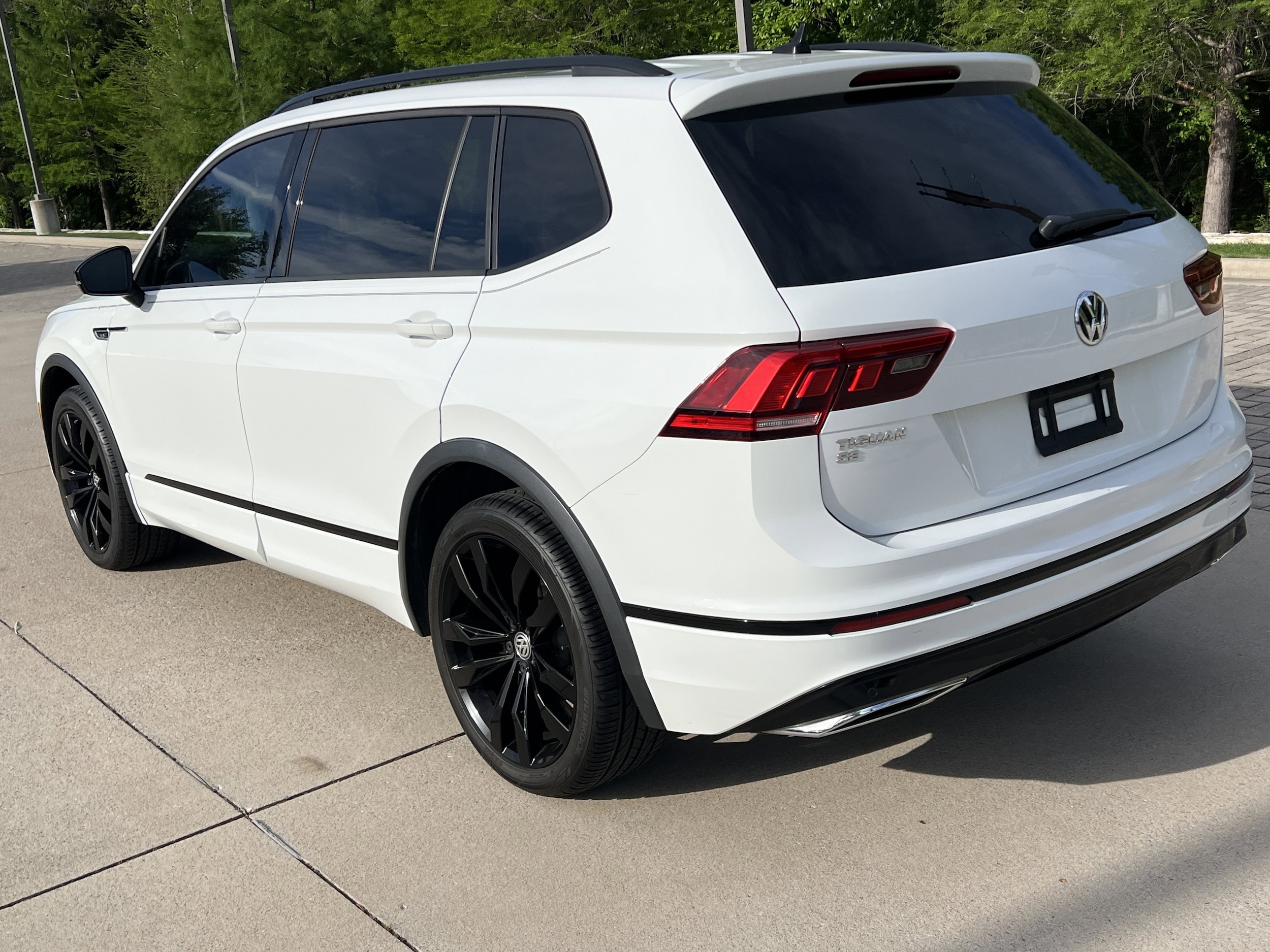 2021 Volkswagen Tiguan SE R-Line Black photo 3