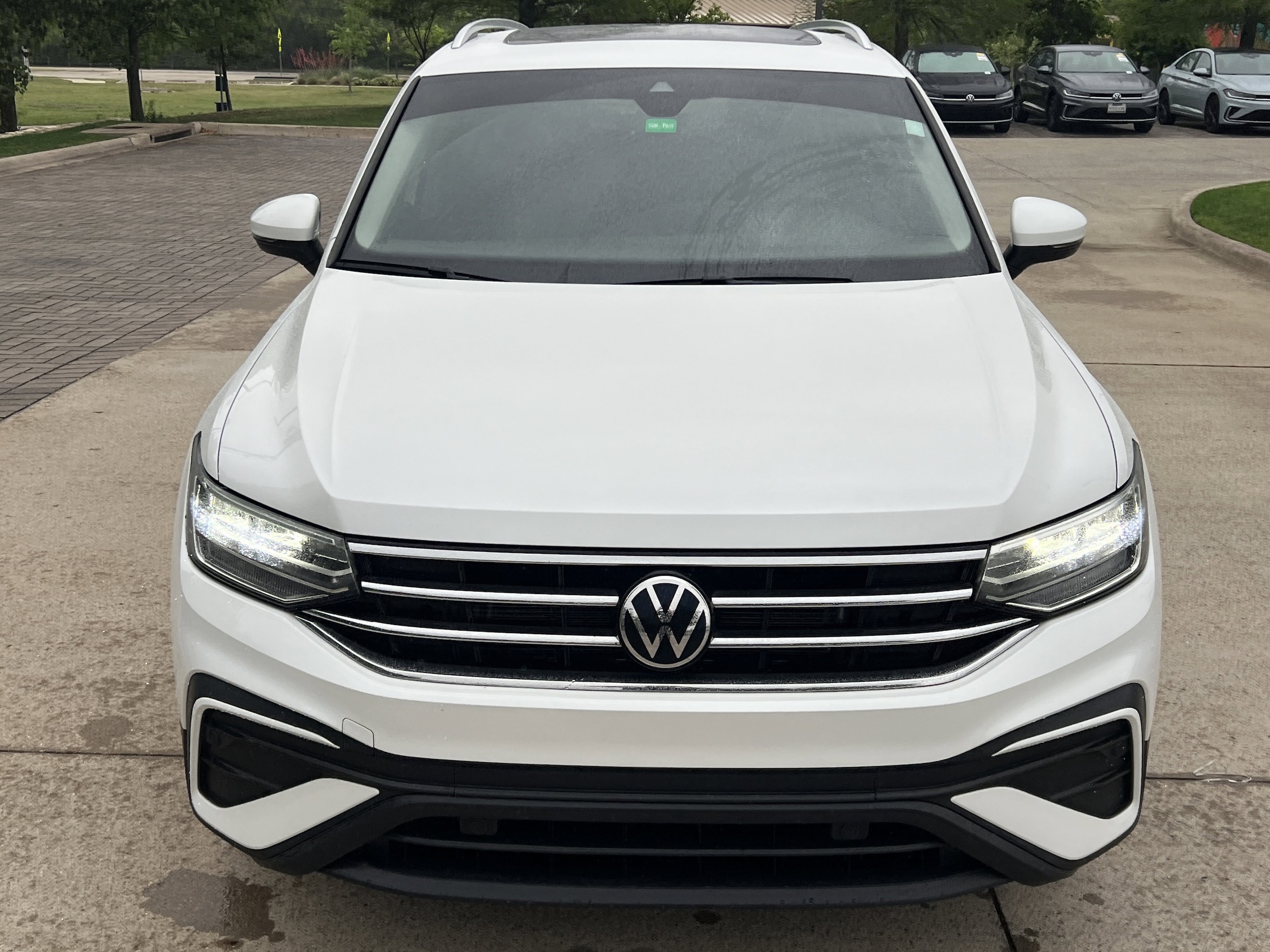 2023 Volkswagen Tiguan SE photo 2