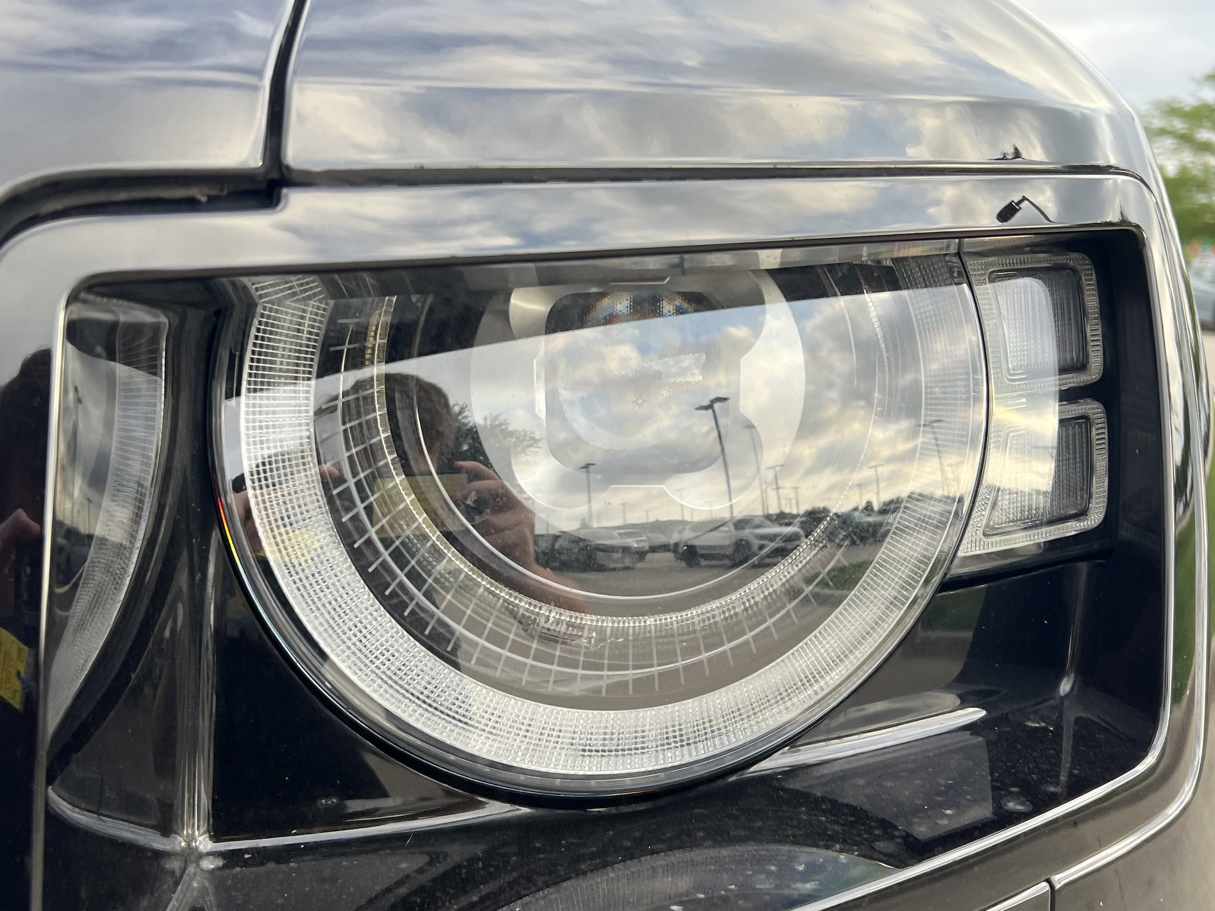 2024 Land Rover Defender X-Dynamic SE photo 4