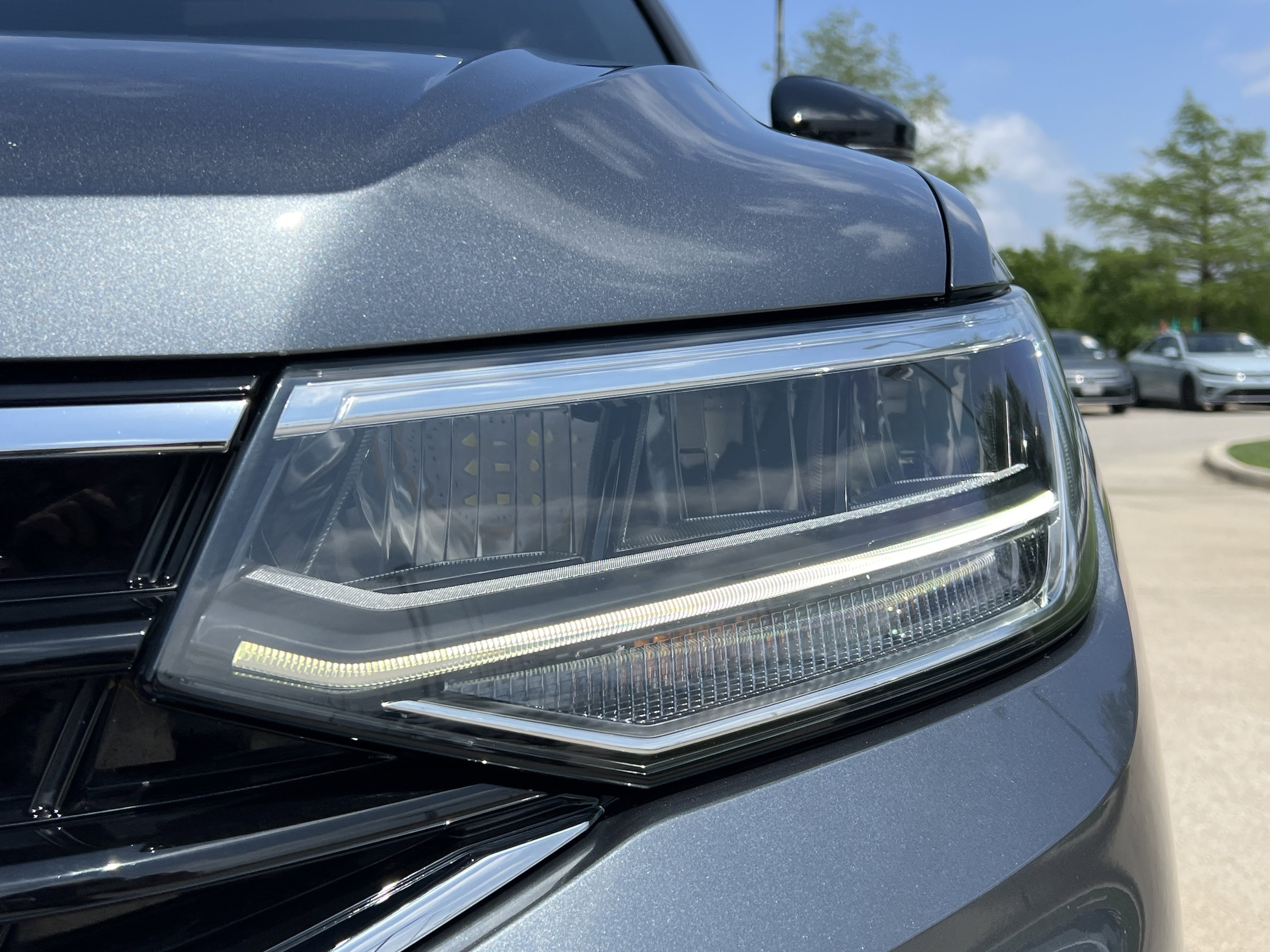 2024 Volkswagen Tiguan SE R-Line Black photo 5