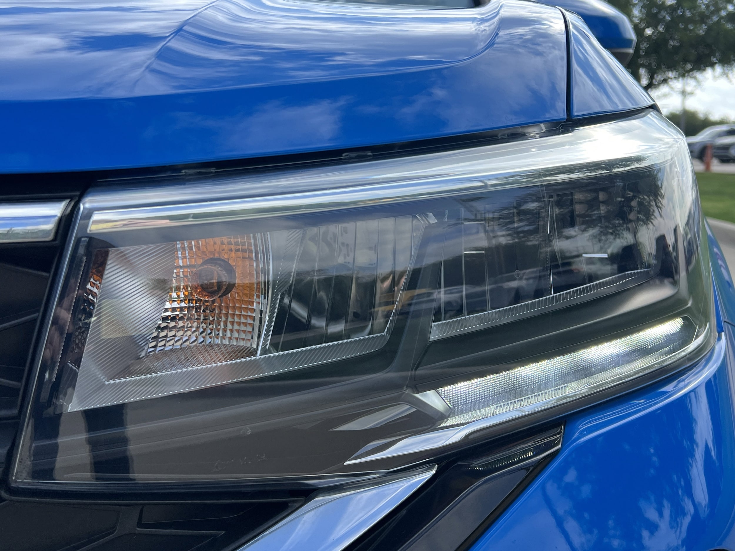 2023 Volkswagen Taos SE photo 5