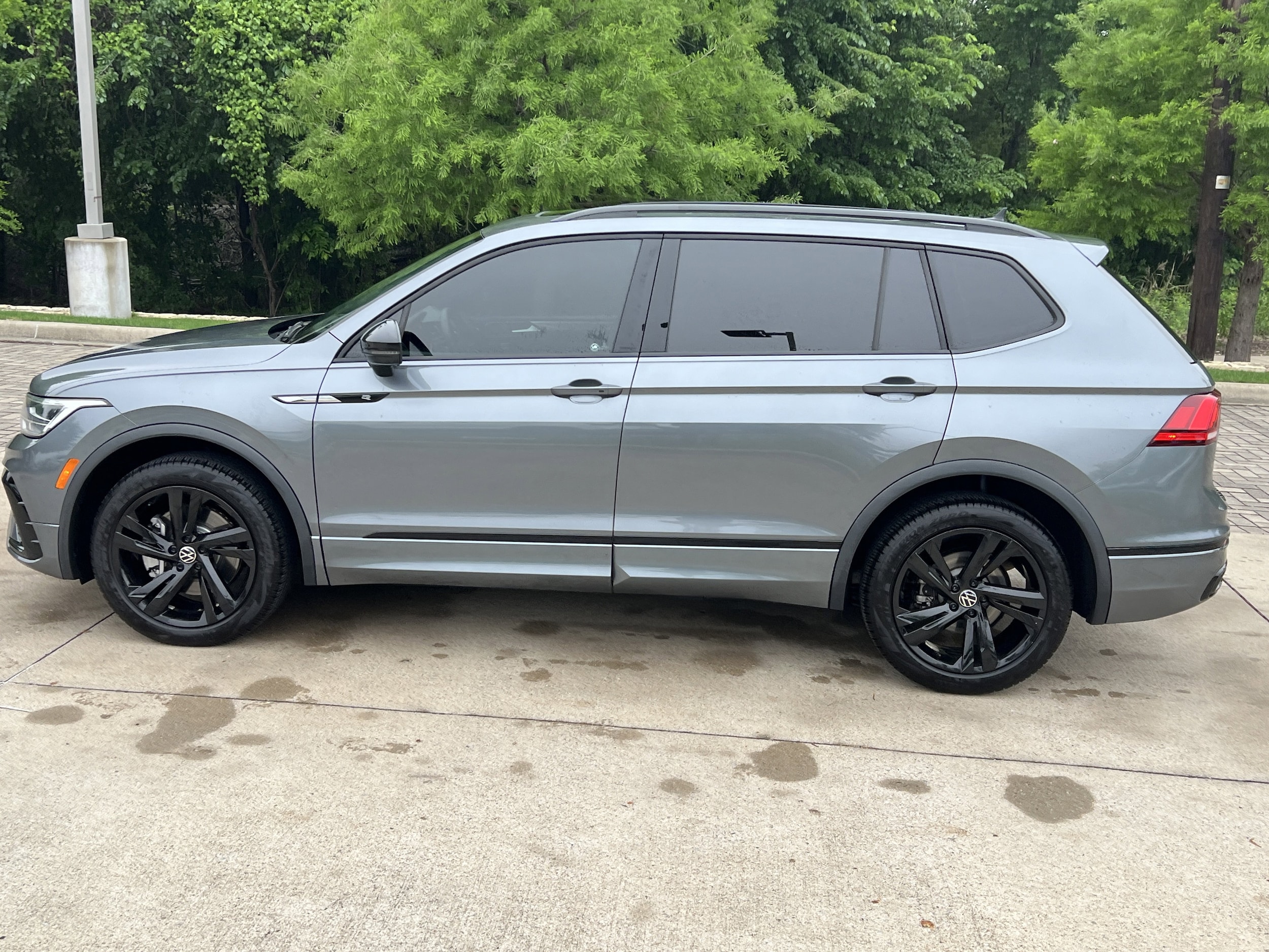 2023 Volkswagen Tiguan SE R-Line Black photo 6
