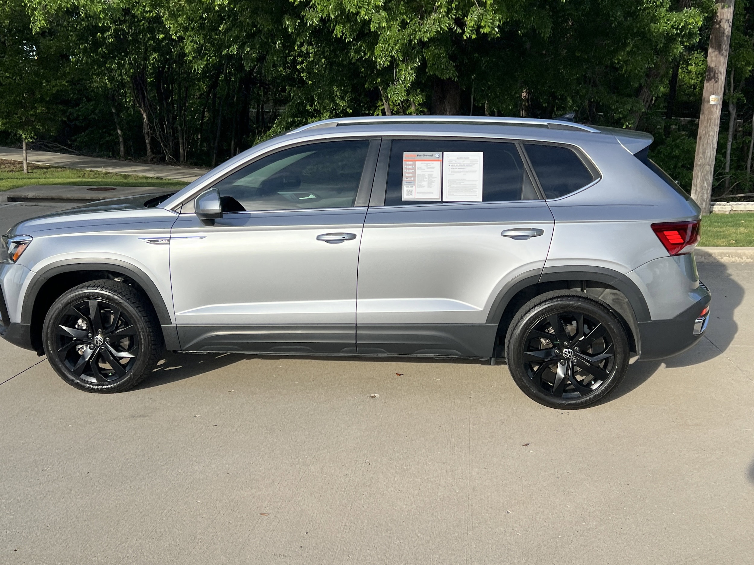 2024 Volkswagen Taos SE photo 6