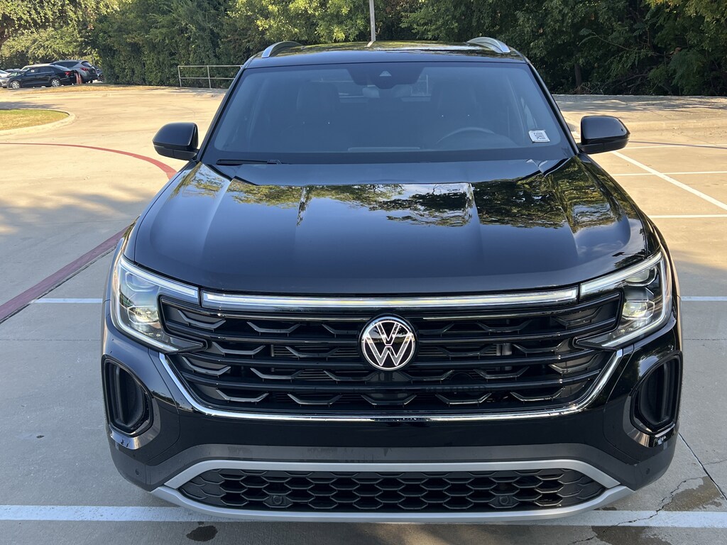Used 2025 Volkswagen Atlas Cross Sport 2.0T SE w/Technology SUV