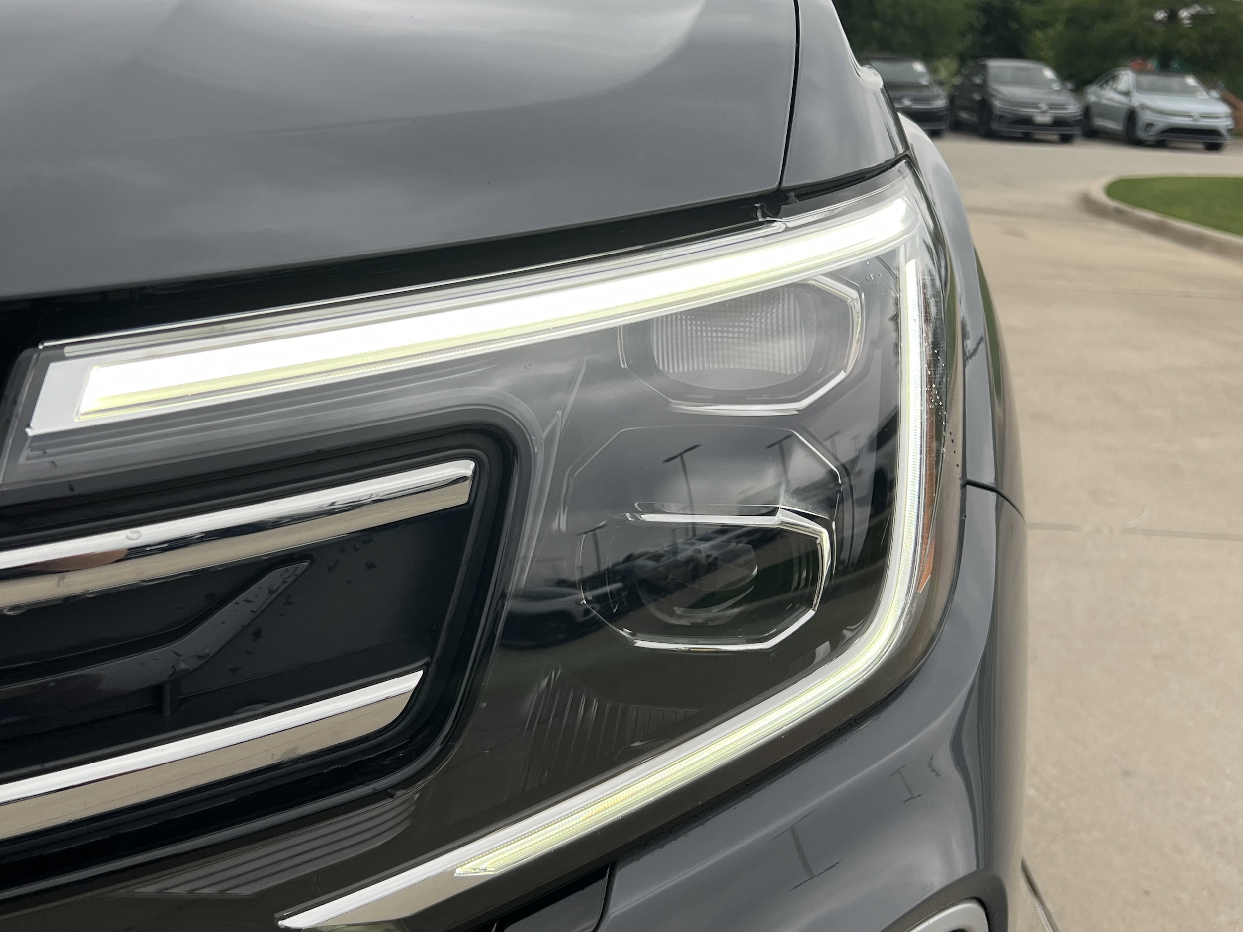 2024 Volkswagen Atlas 2.0T Peak Edition SE w/Technology photo 5