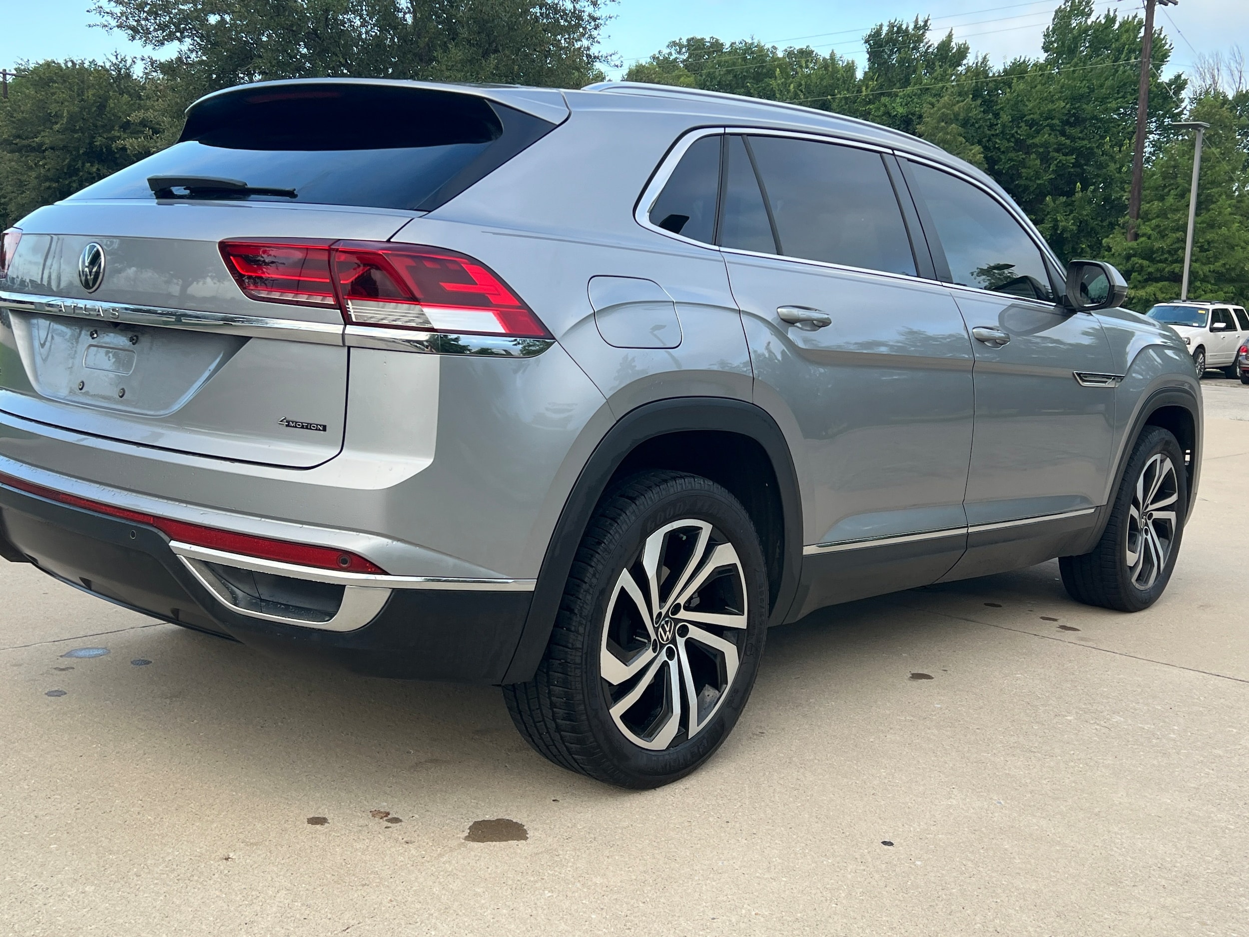 Volkswagen Atlas Cross Sport 2.0T SEL