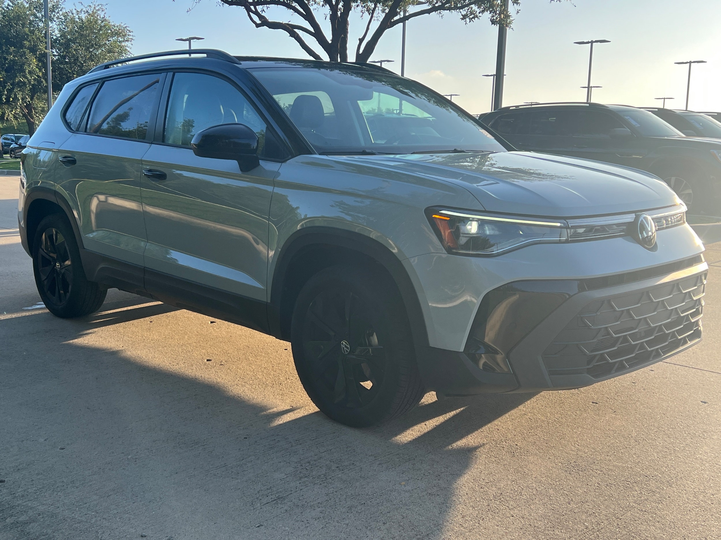 Volkswagen Taos SE Black