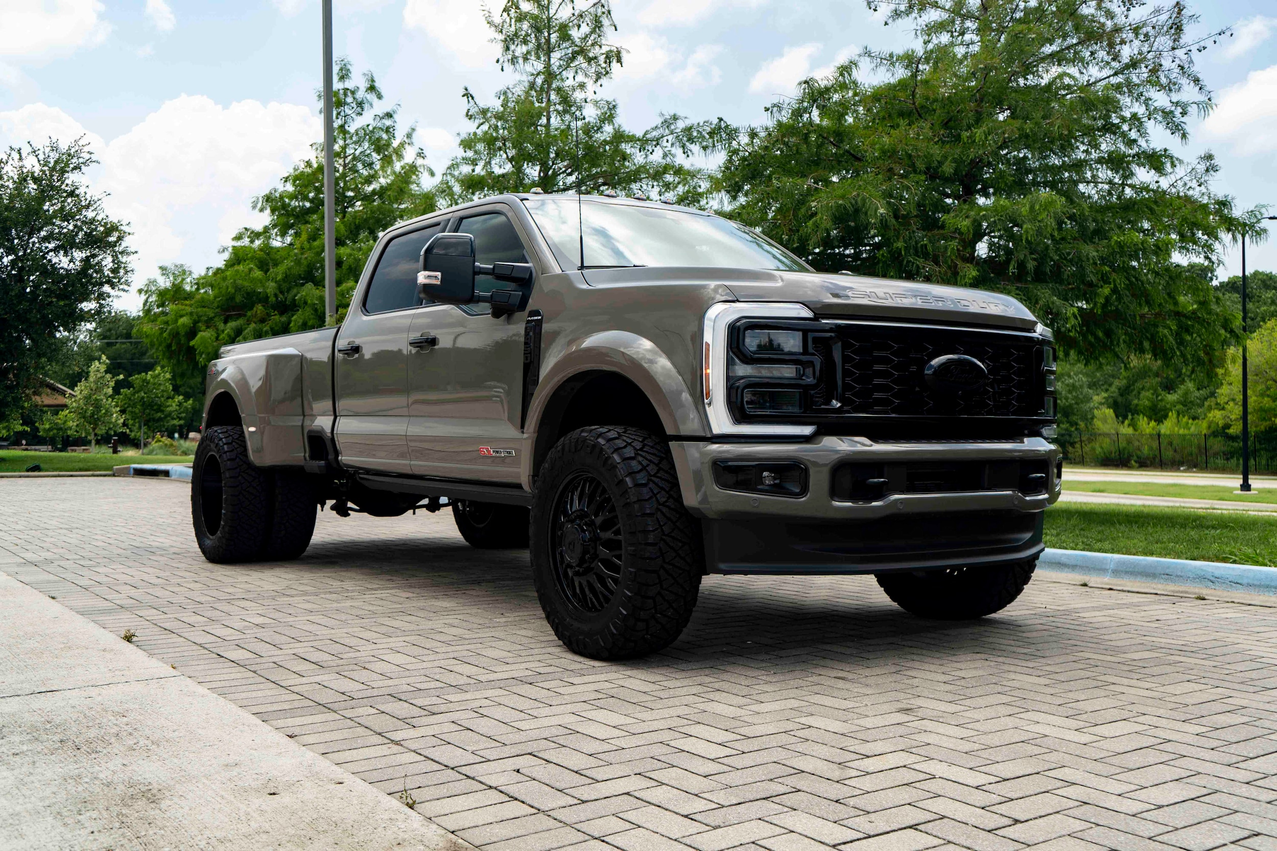 Ford Super Duty F-450 Pickup Platinum