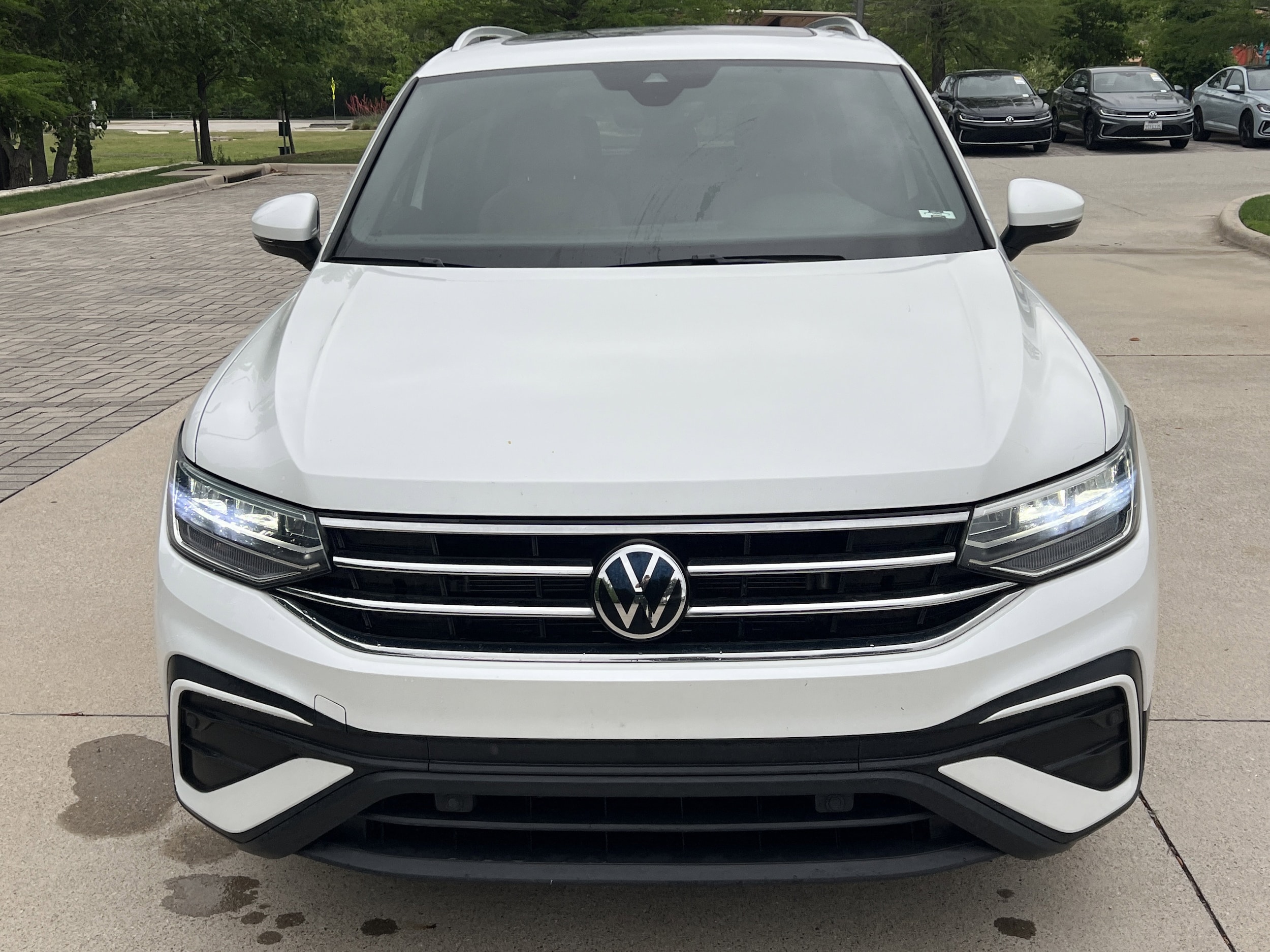 2023 Volkswagen Tiguan SE photo 2