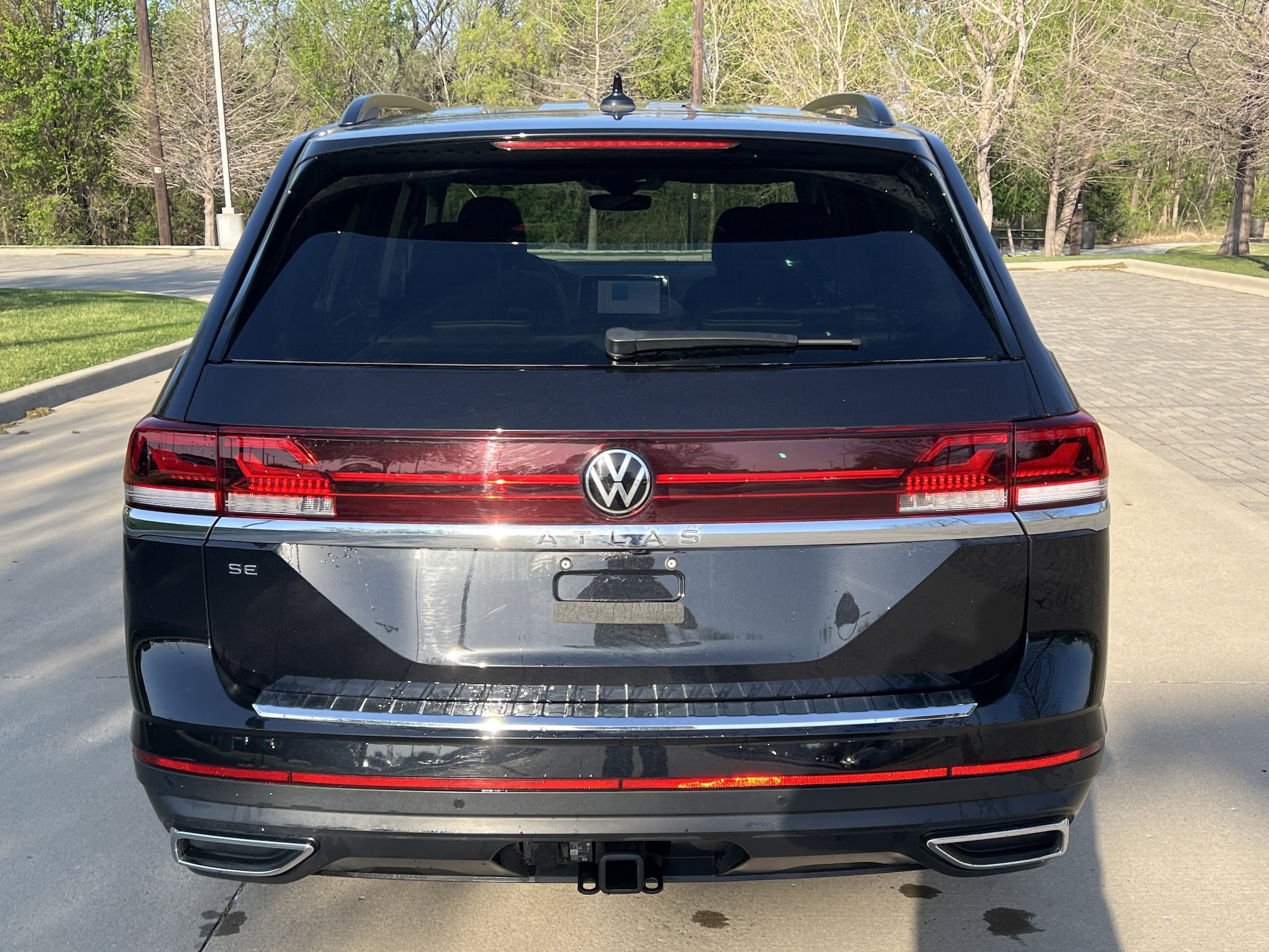2025 Volkswagen Atlas 2.0T SE w/Technology photo 3