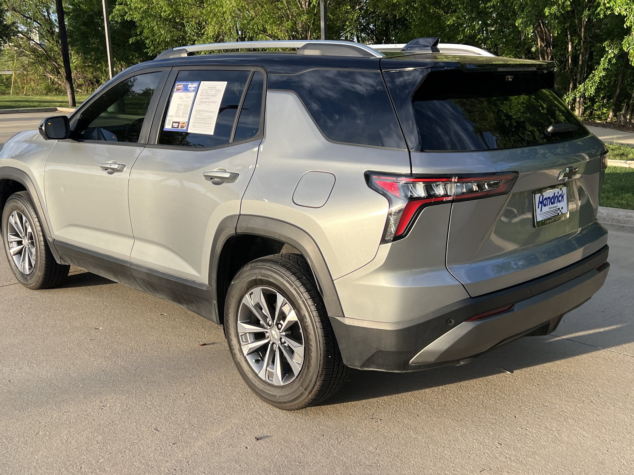 2025 Chevrolet Equinox FWD LT photo 3