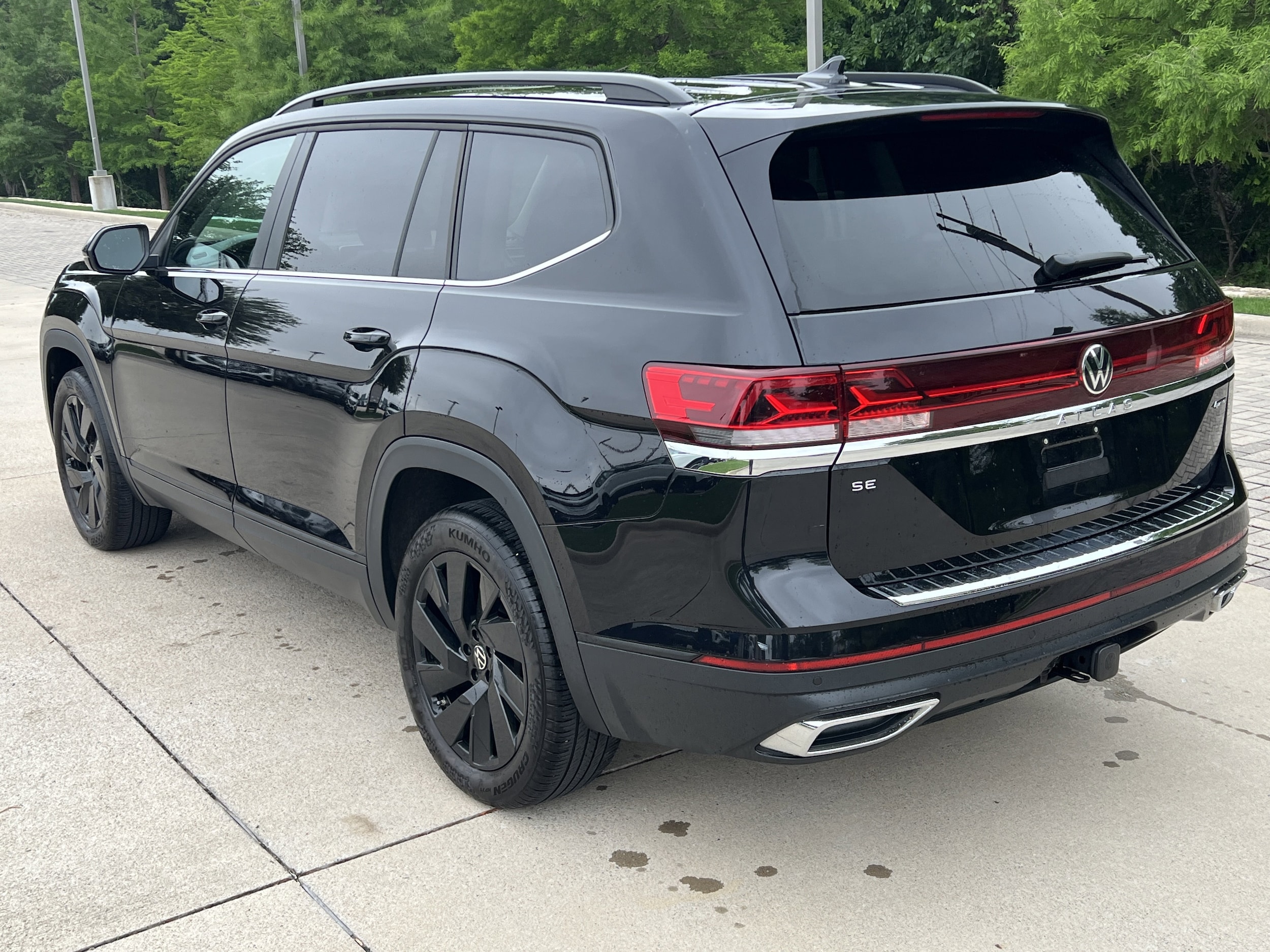 2024 Volkswagen Atlas 2.0T SE w/Technology photo 6