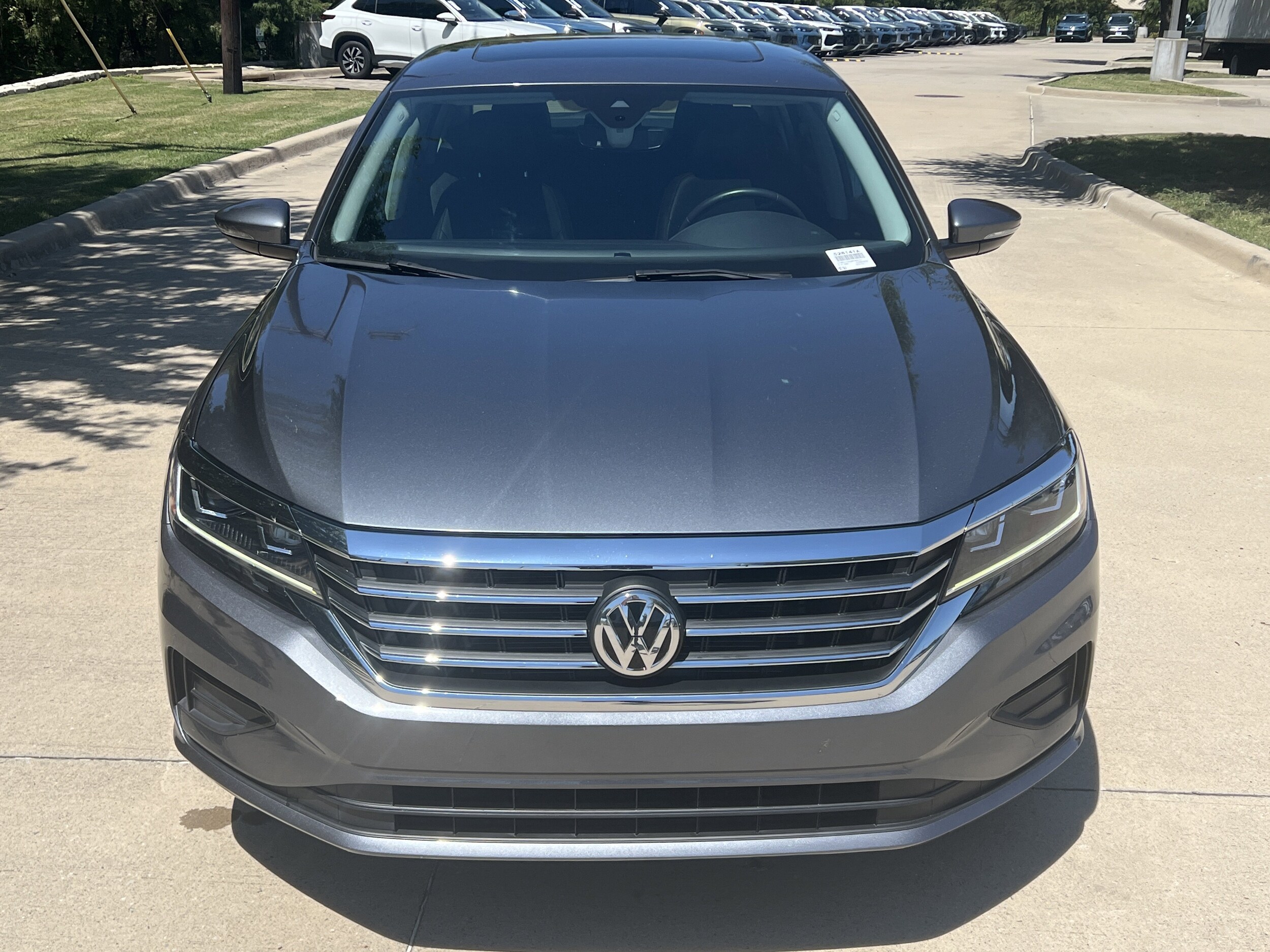 2022 Volkswagen Passat 2.0T SE photo 2