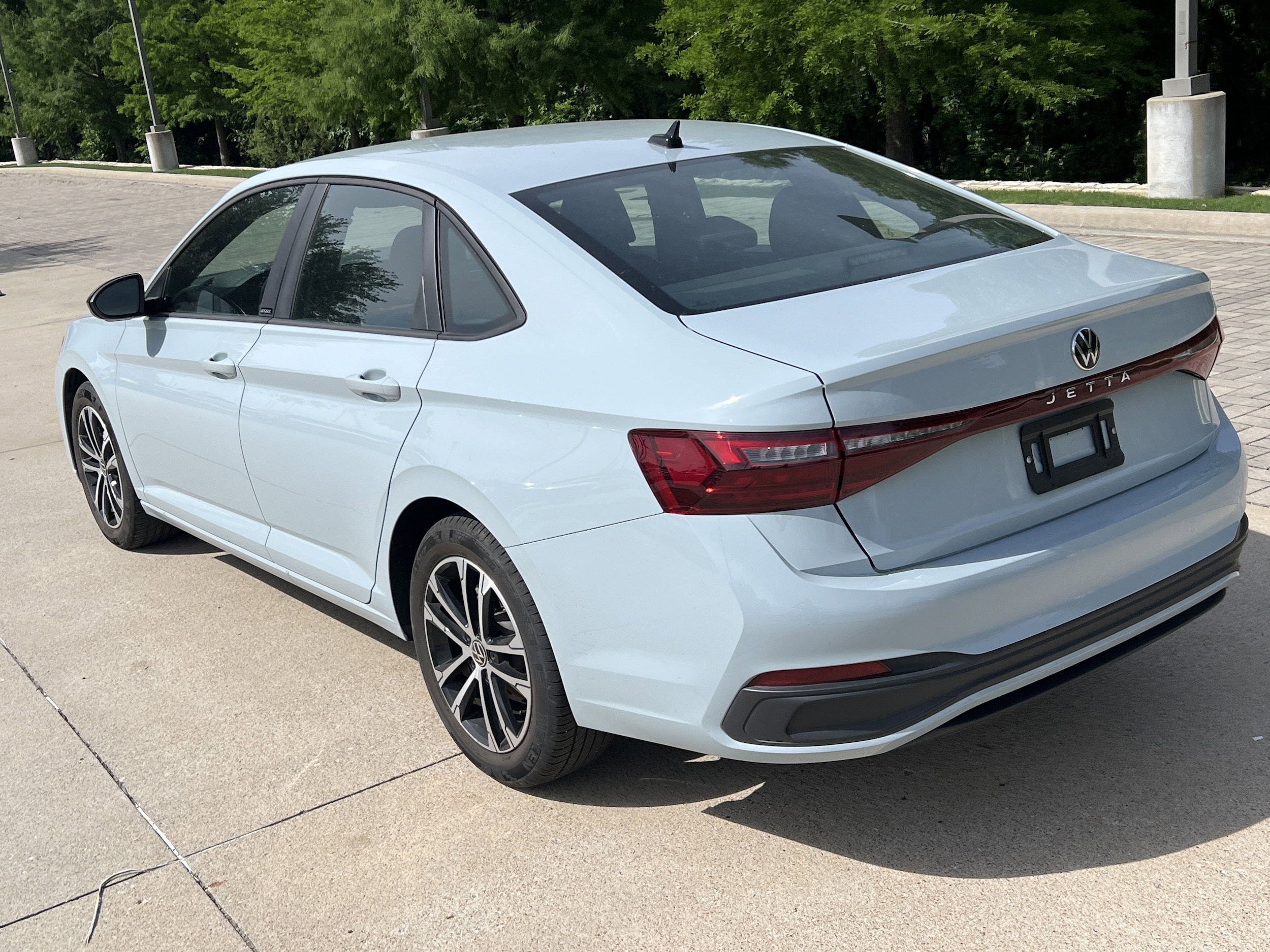 2025 Volkswagen Jetta Sport photo 3