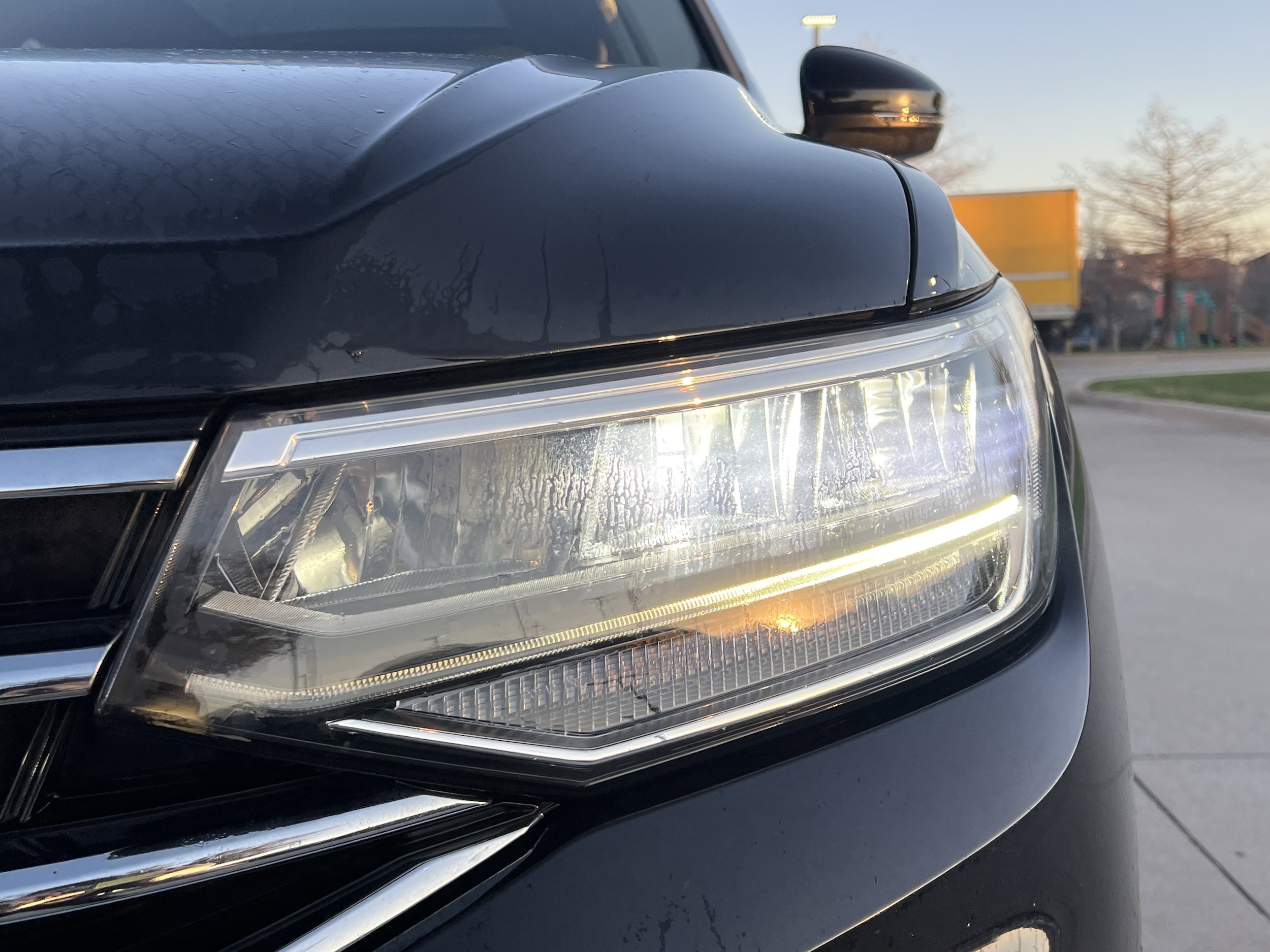 2023 Volkswagen Tiguan SE photo 5