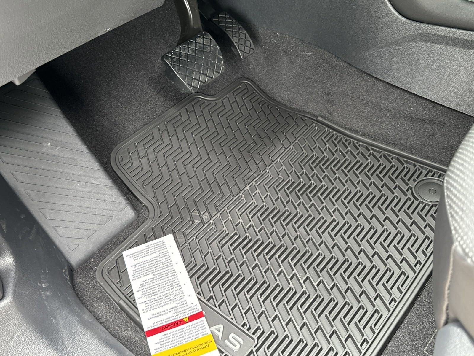 2026 Volkswagen Atlas 2.0T SE photo 3