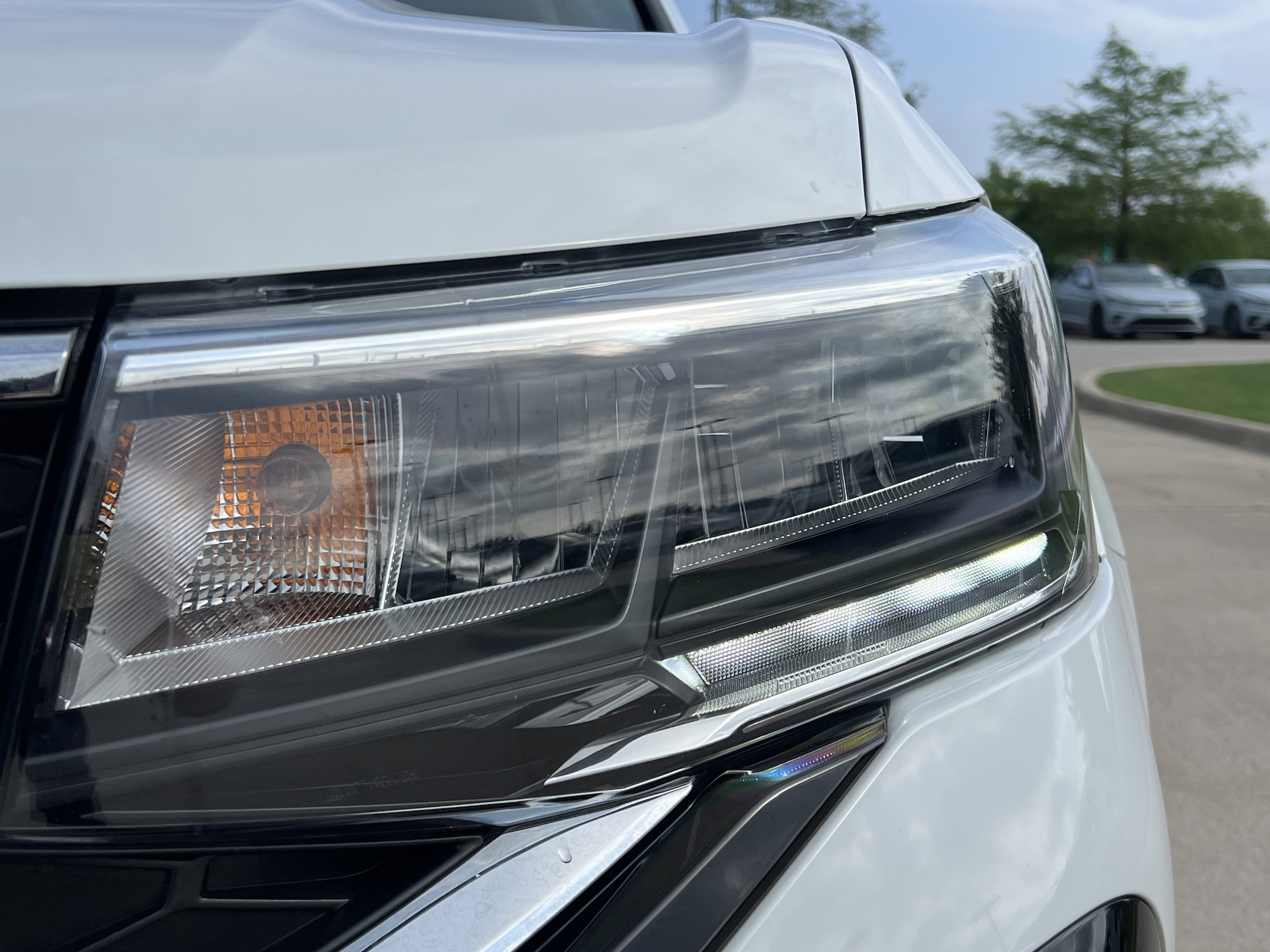 2023 Volkswagen Taos SE photo 5