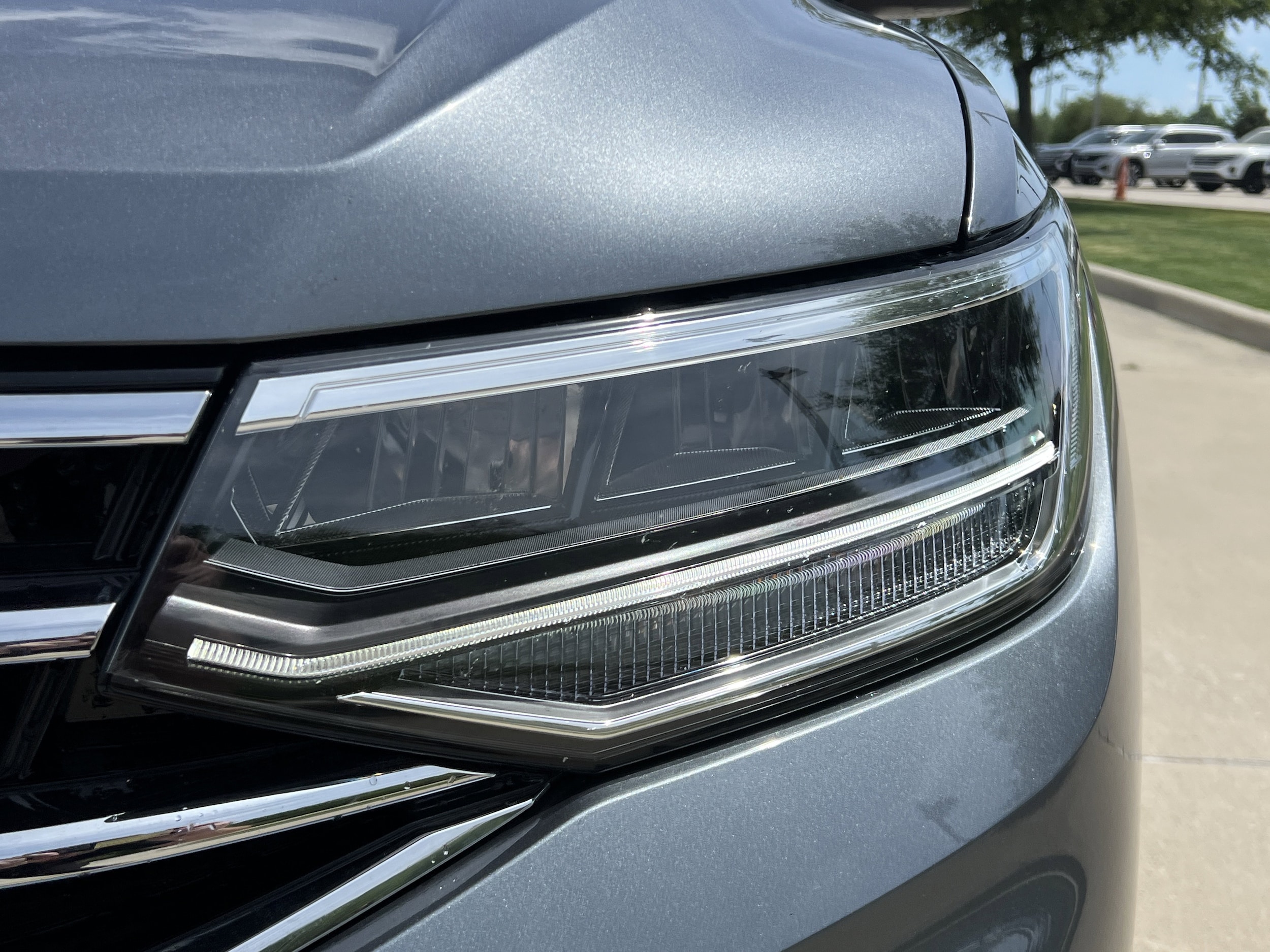 2024 Volkswagen Tiguan SE photo 5