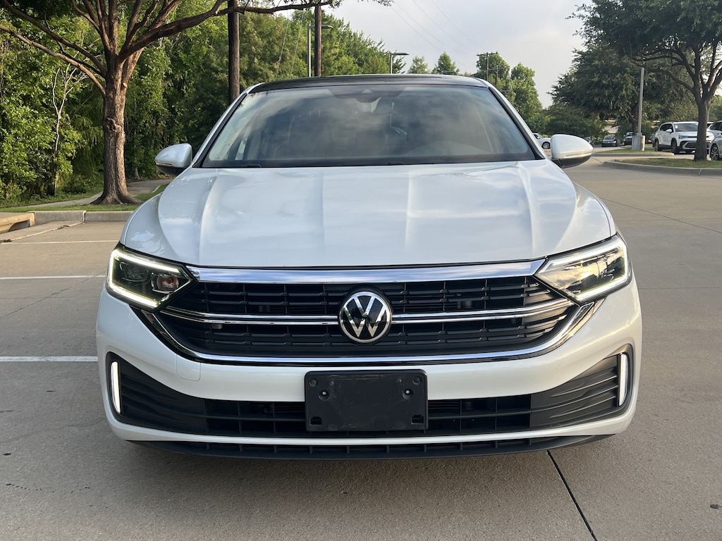 Used 2022 Volkswagen Jetta SEL Sedan