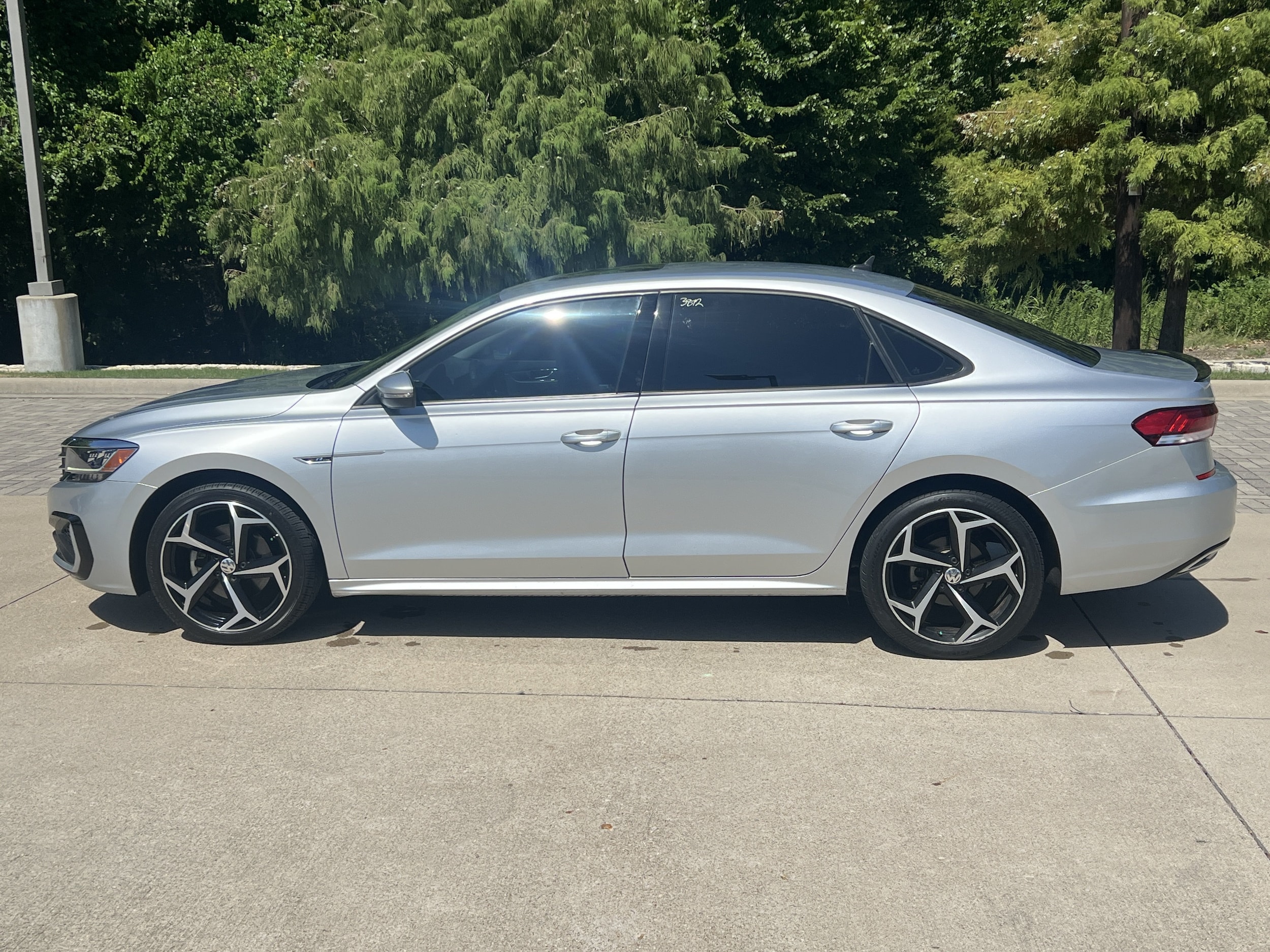 Volkswagen Passat 2.0T R-Line