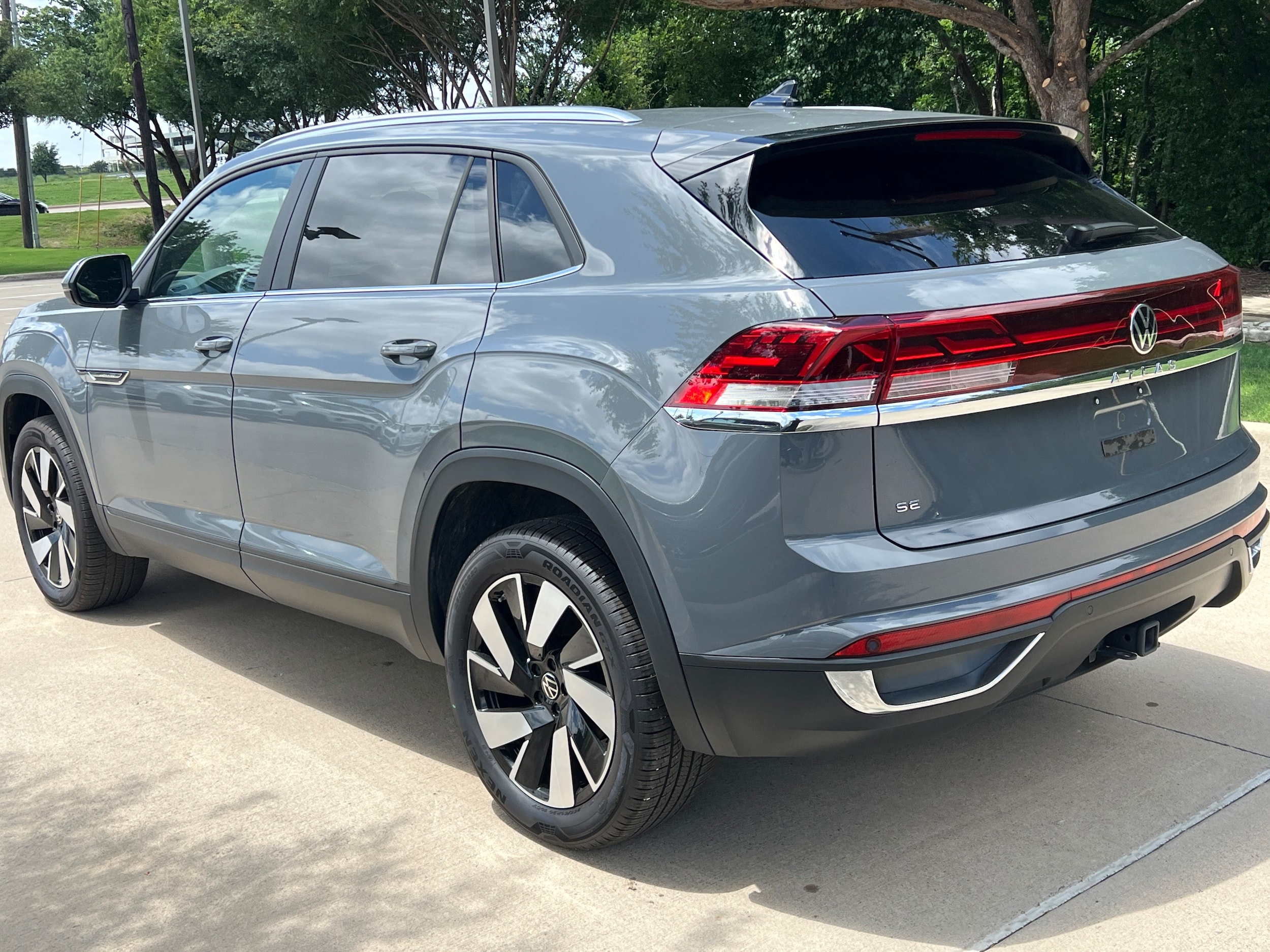 Volkswagen Atlas Cross Sport 2.0T SE W/Technology