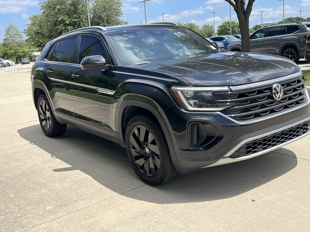 Used 2026 Volkswagen Atlas Cross Sport 2.0T SE w/Technology SUV