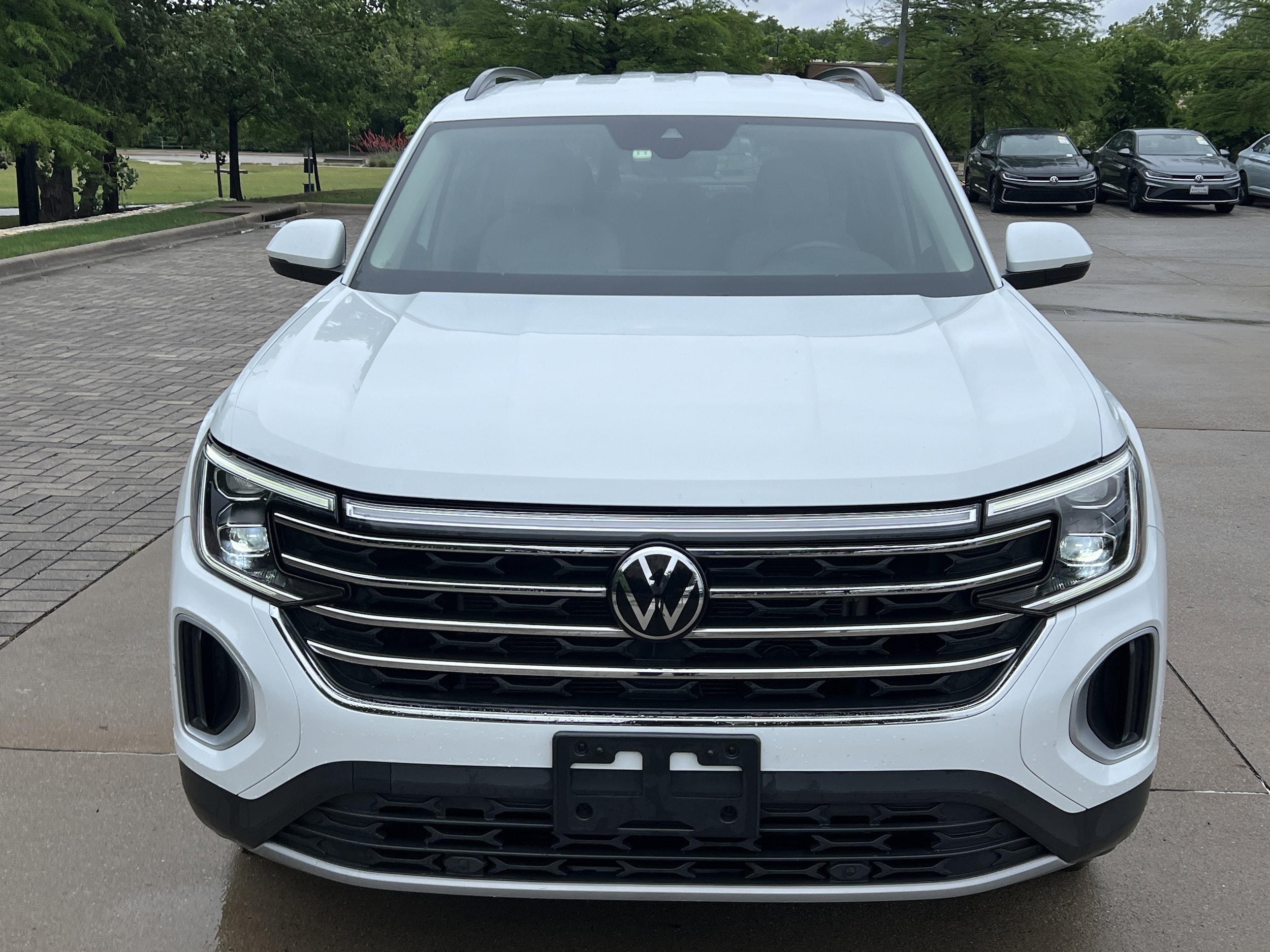2024 Volkswagen Atlas 2.0T SE photo 2