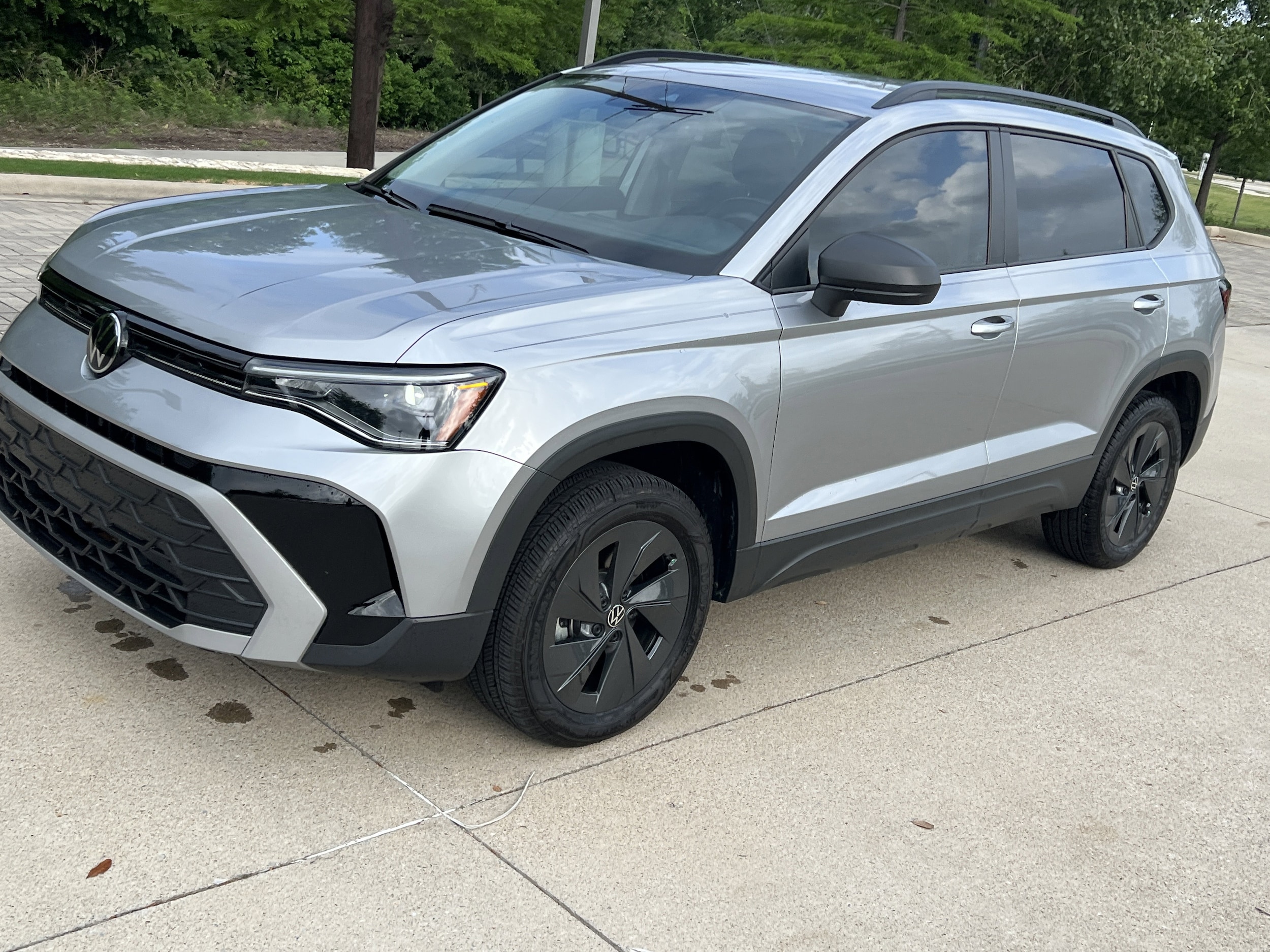 2025 Volkswagen Taos S photo 4