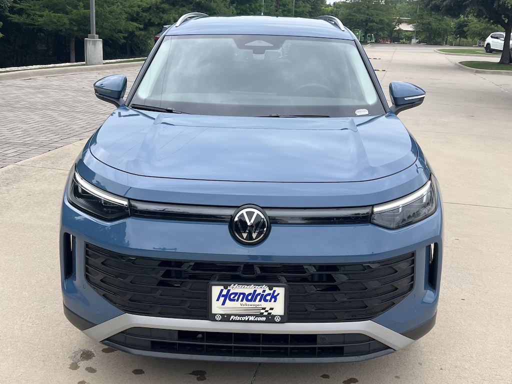 Used 2025 Volkswagen Tiguan SE SUV