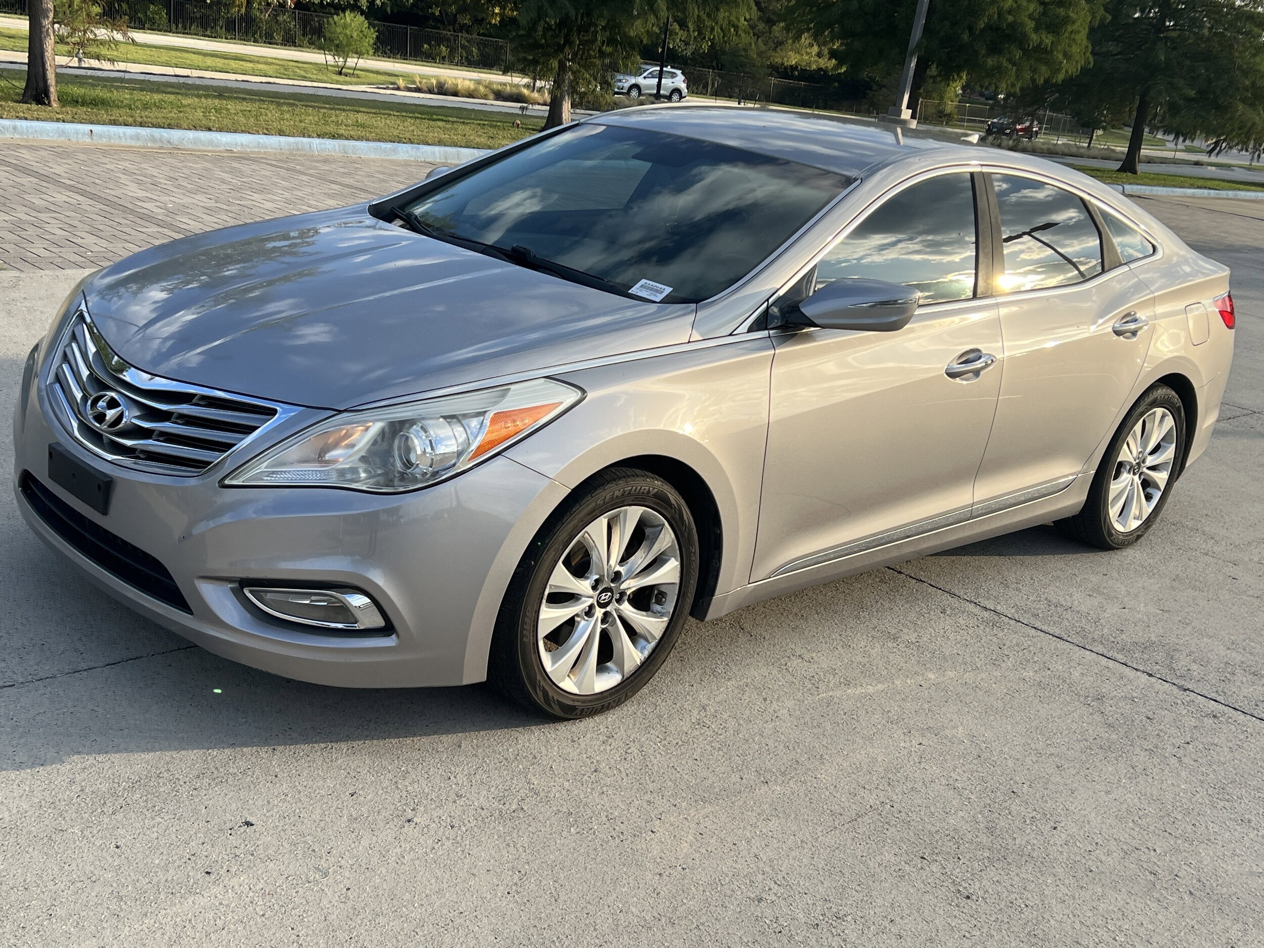2012 Hyundai Azera photo 2