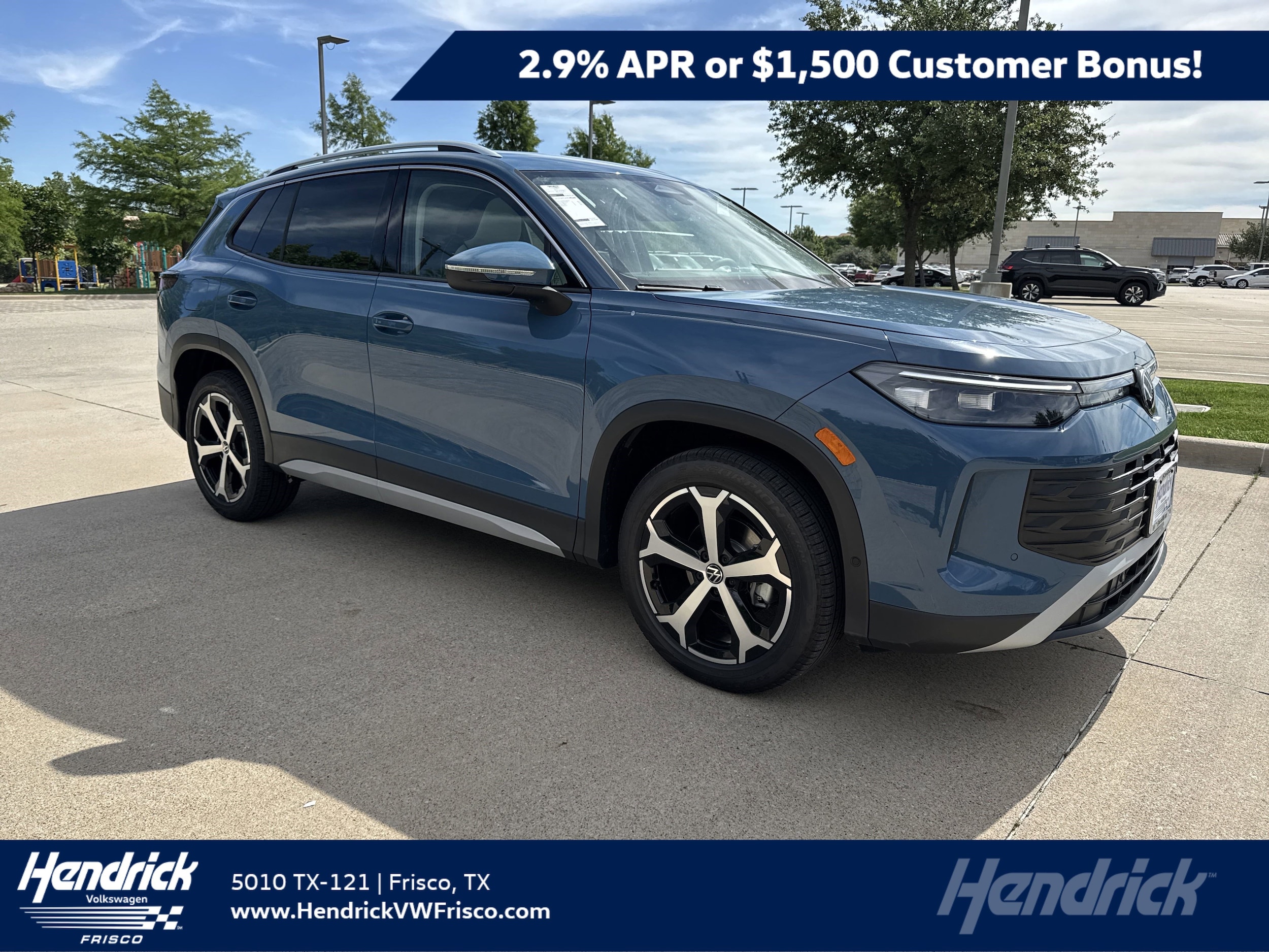 2025 Volkswagen Tiguan SE's photo