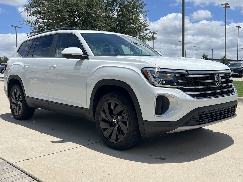 Used 2025 Volkswagen Atlas 2.0T SE w/Technology SUV