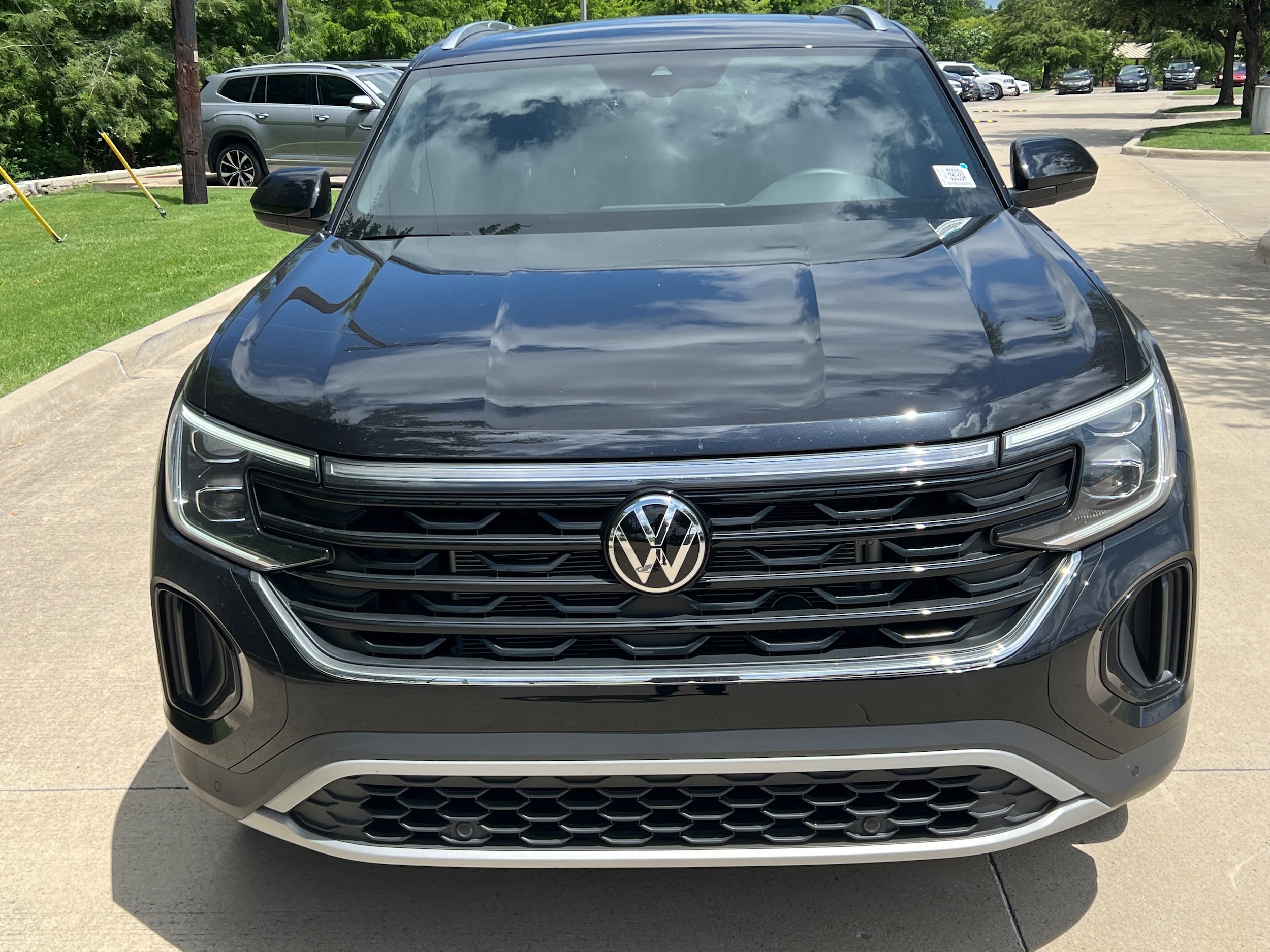 Volkswagen Atlas Cross Sport 2.0T SE W/Technology