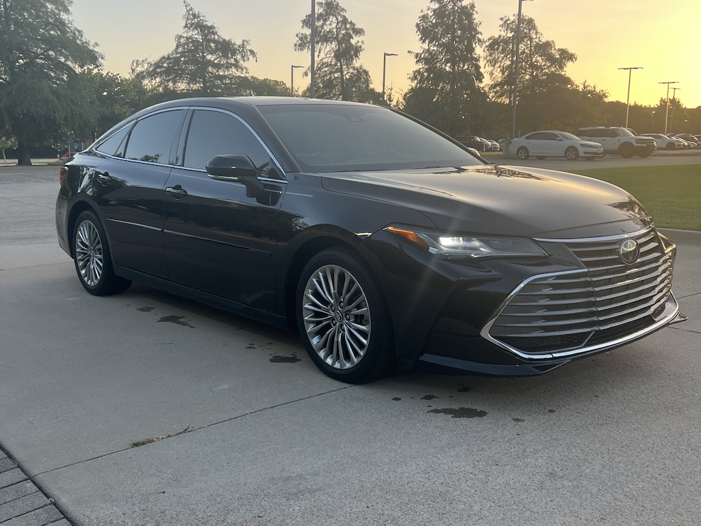 Used 2019 Toyota Avalon Limited Sedan