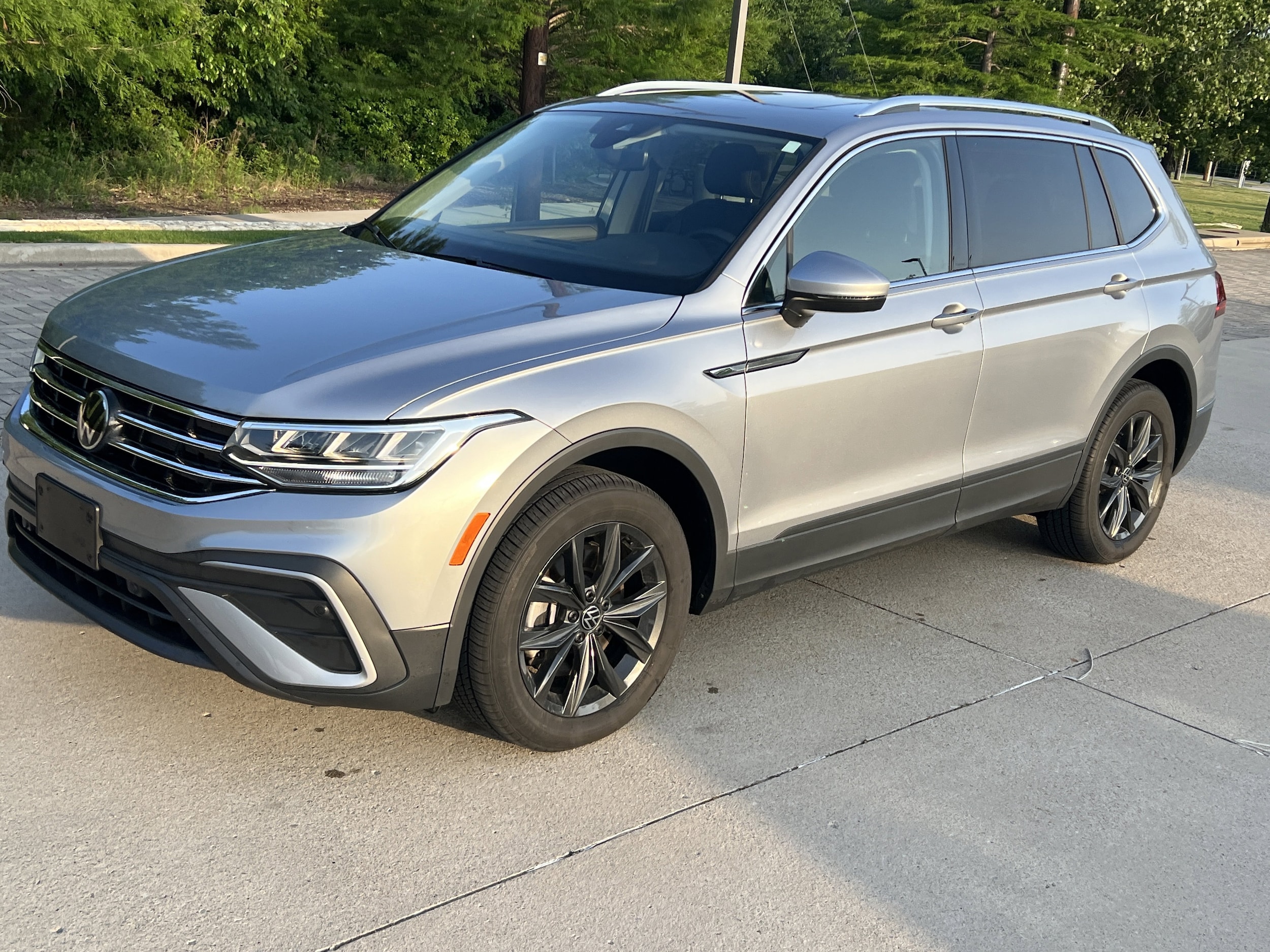 2024 Volkswagen Tiguan SE photo 4