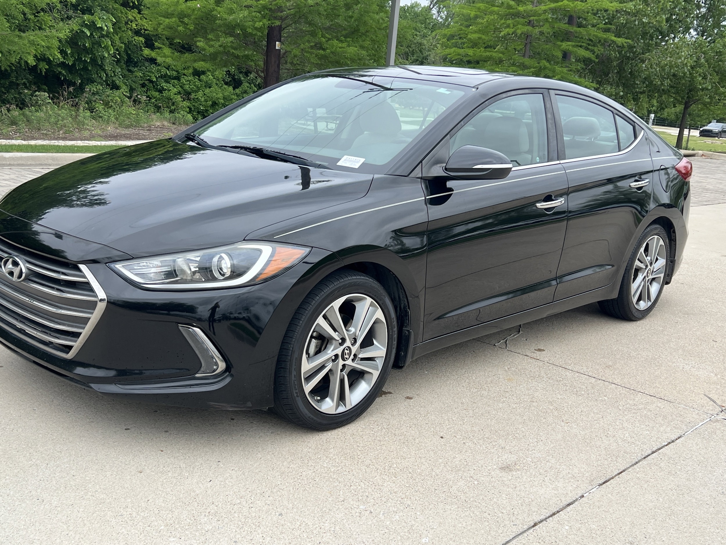 2017 Hyundai Elantra Limited photo 4