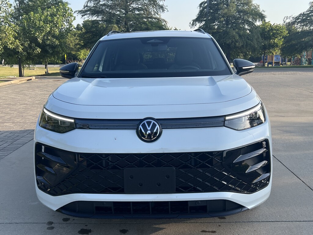 Used 2025 Volkswagen Tiguan SE R-Line Black SUV