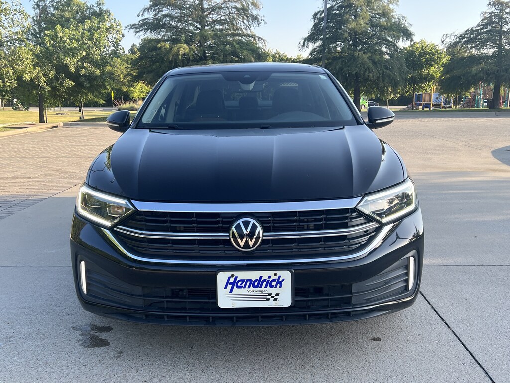 Used 2022 Volkswagen Jetta SEL Sedan