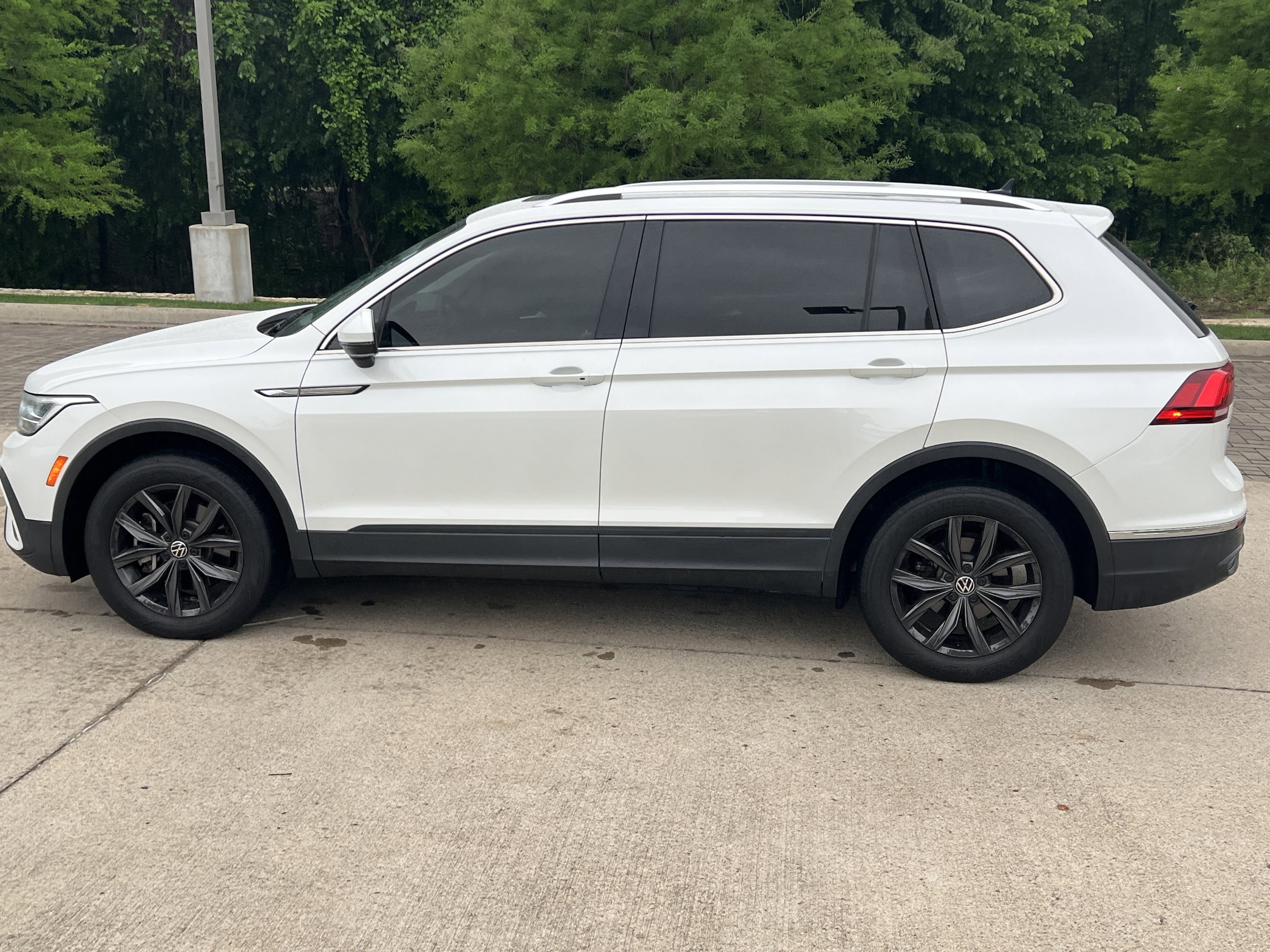 2023 Volkswagen Tiguan SE photo 5