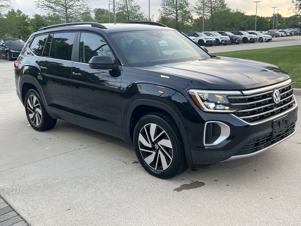 Used 2024 Volkswagen Atlas 2.0T SE w/Technology SUV