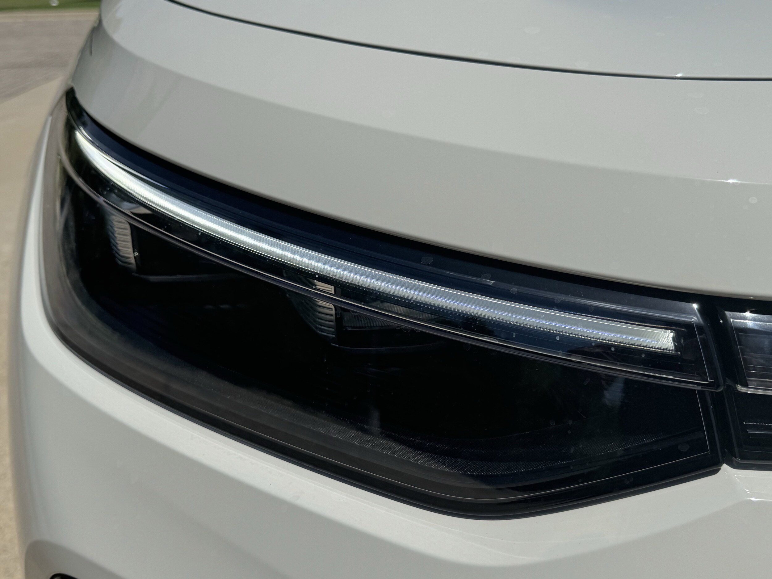 Volkswagen Tiguan 2.0T SE R-Line Black