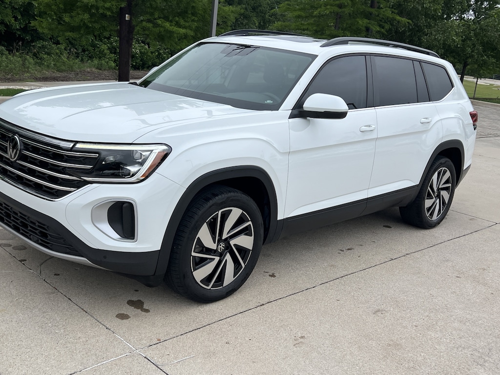 Used 2024 Volkswagen Atlas 2.0T SE w/Technology SUV