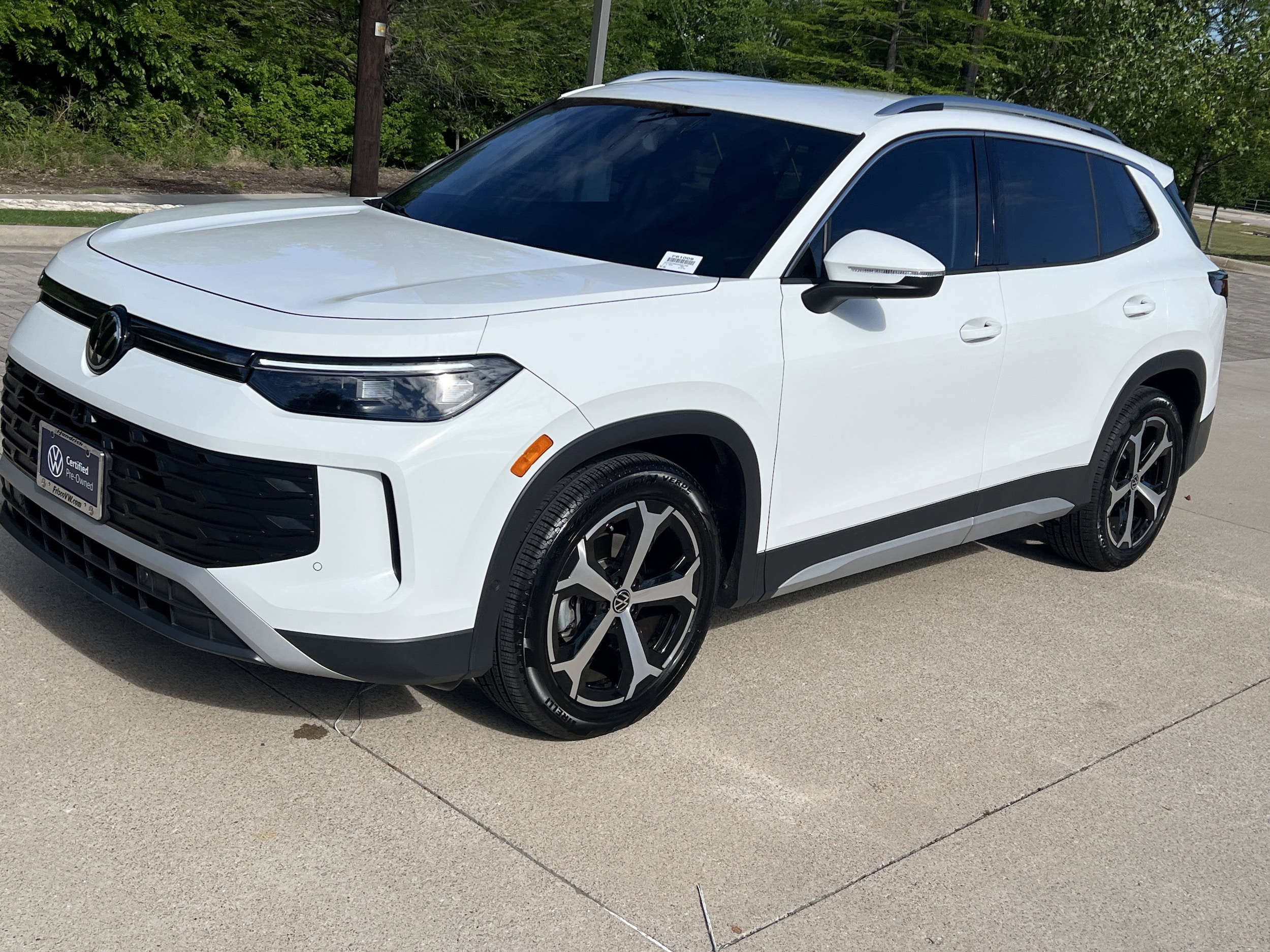 2025 Volkswagen Tiguan SE photo 4