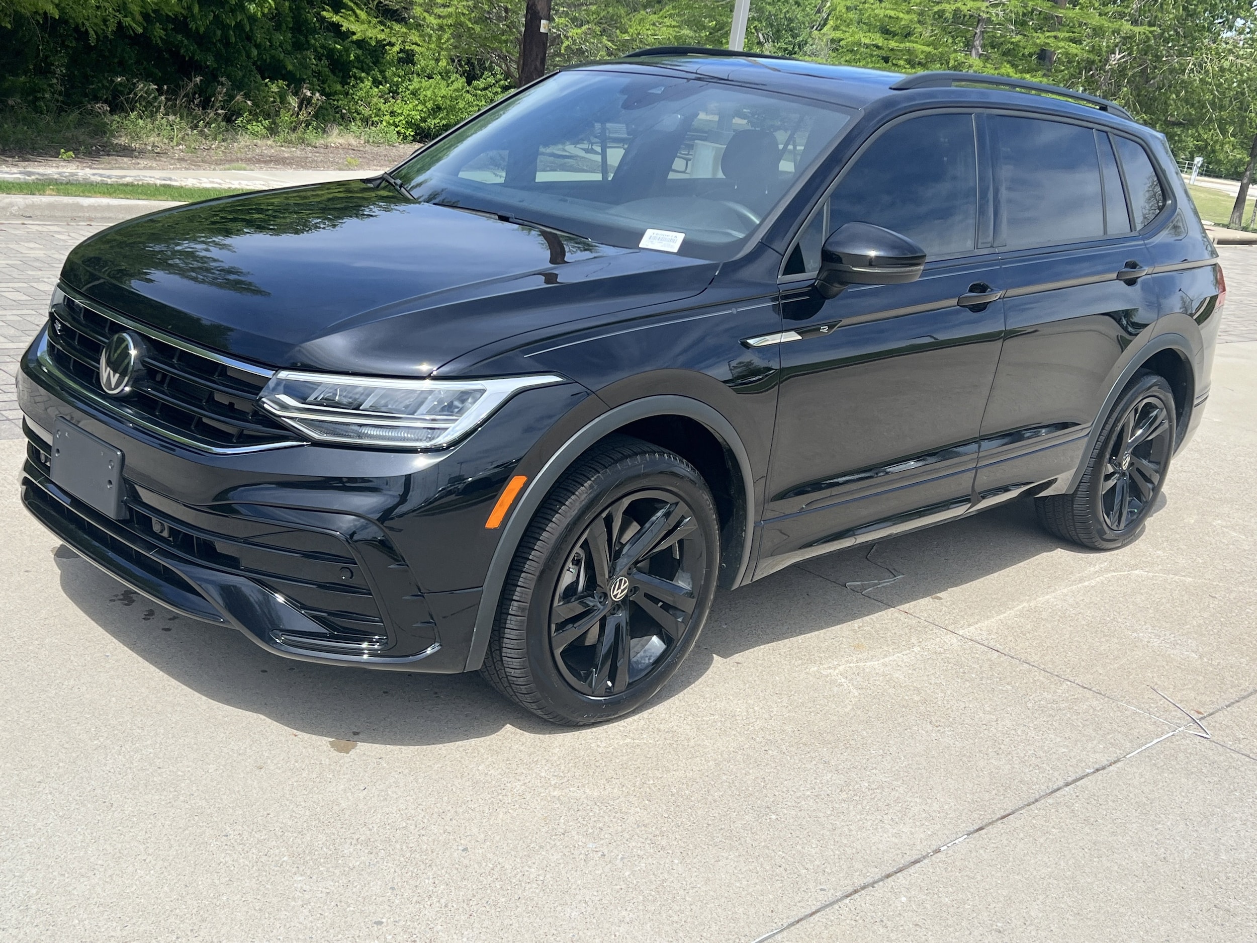 2024 Volkswagen Tiguan SE R-Line Black photo 4