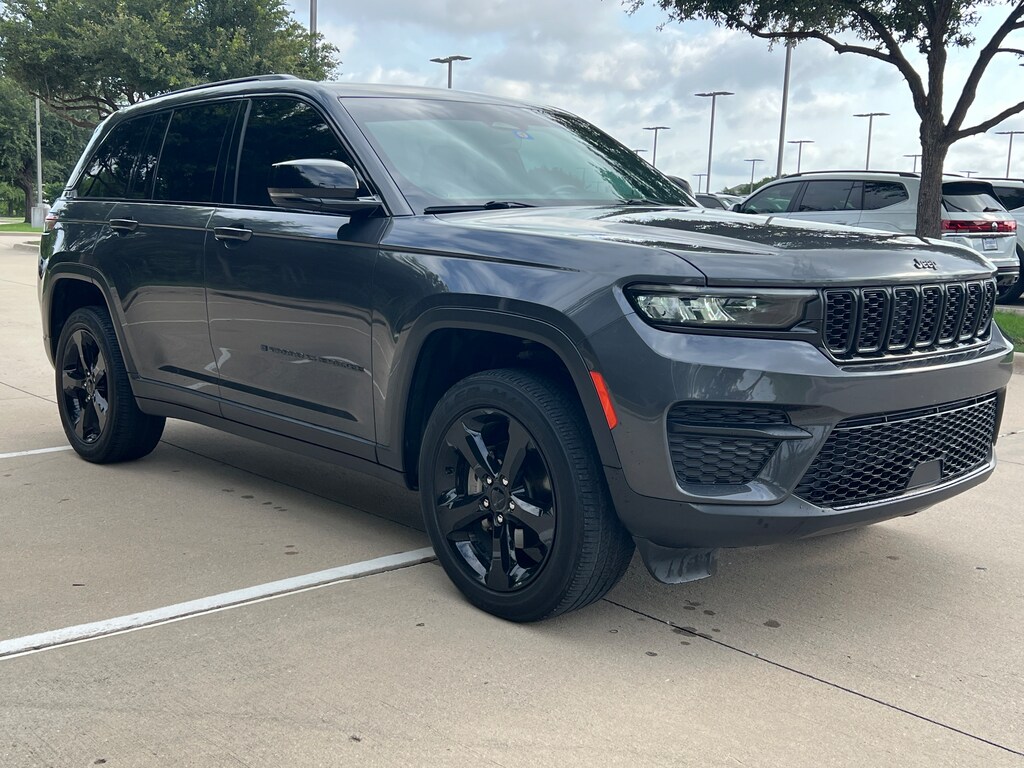 Used 2022 Jeep Grand Cherokee Altitude SUV